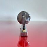 Functionalist wall lamp