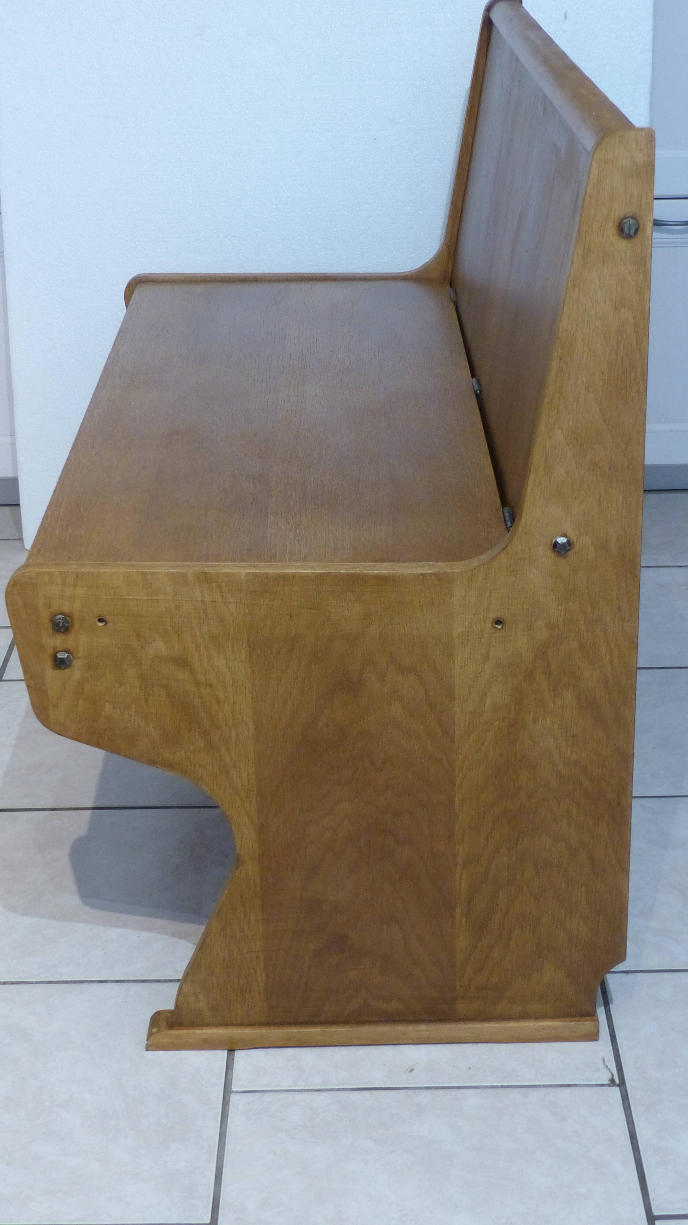 Chest bench