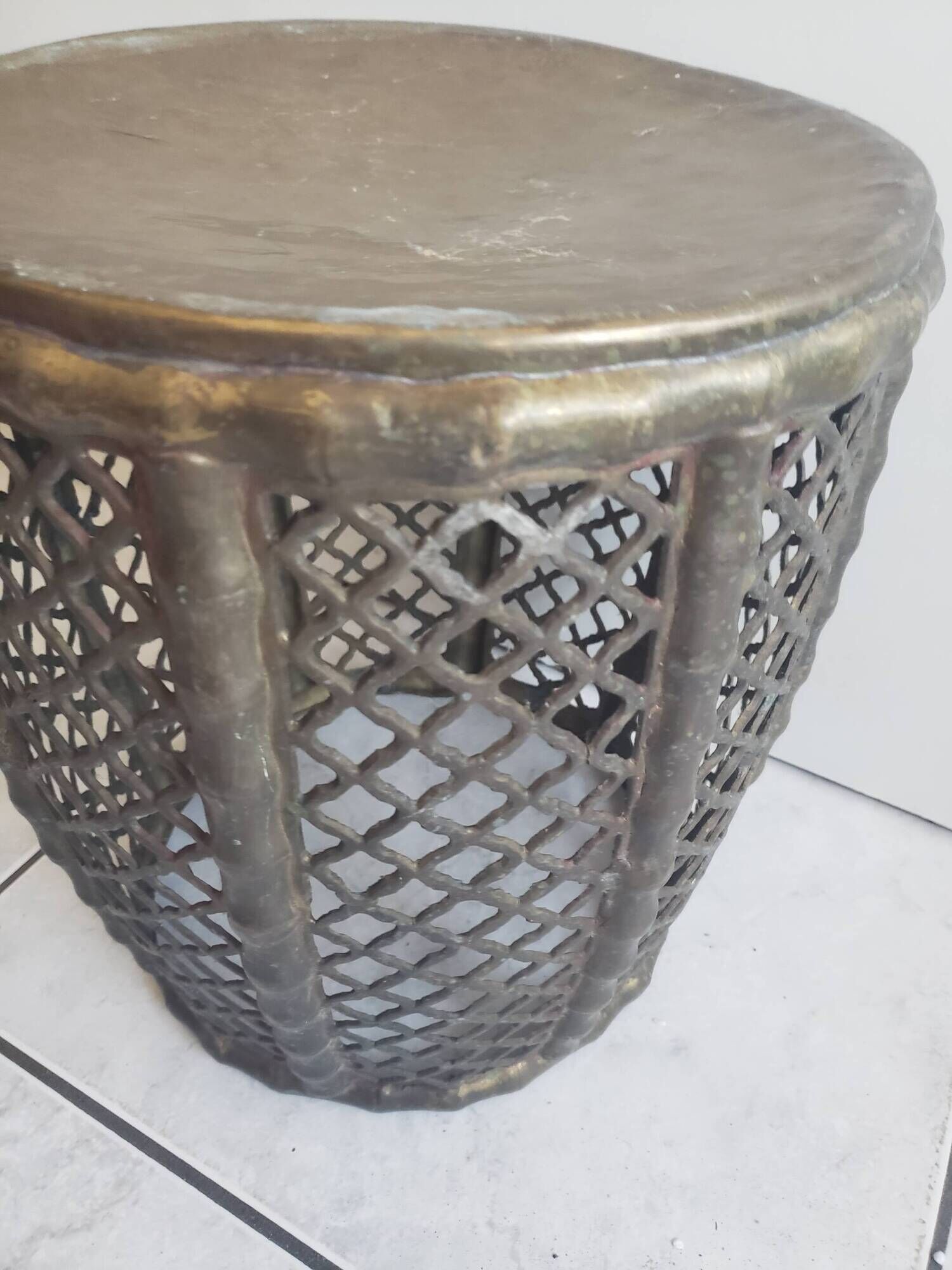 Tabouret en bronze travaillé façon bambou et rotin