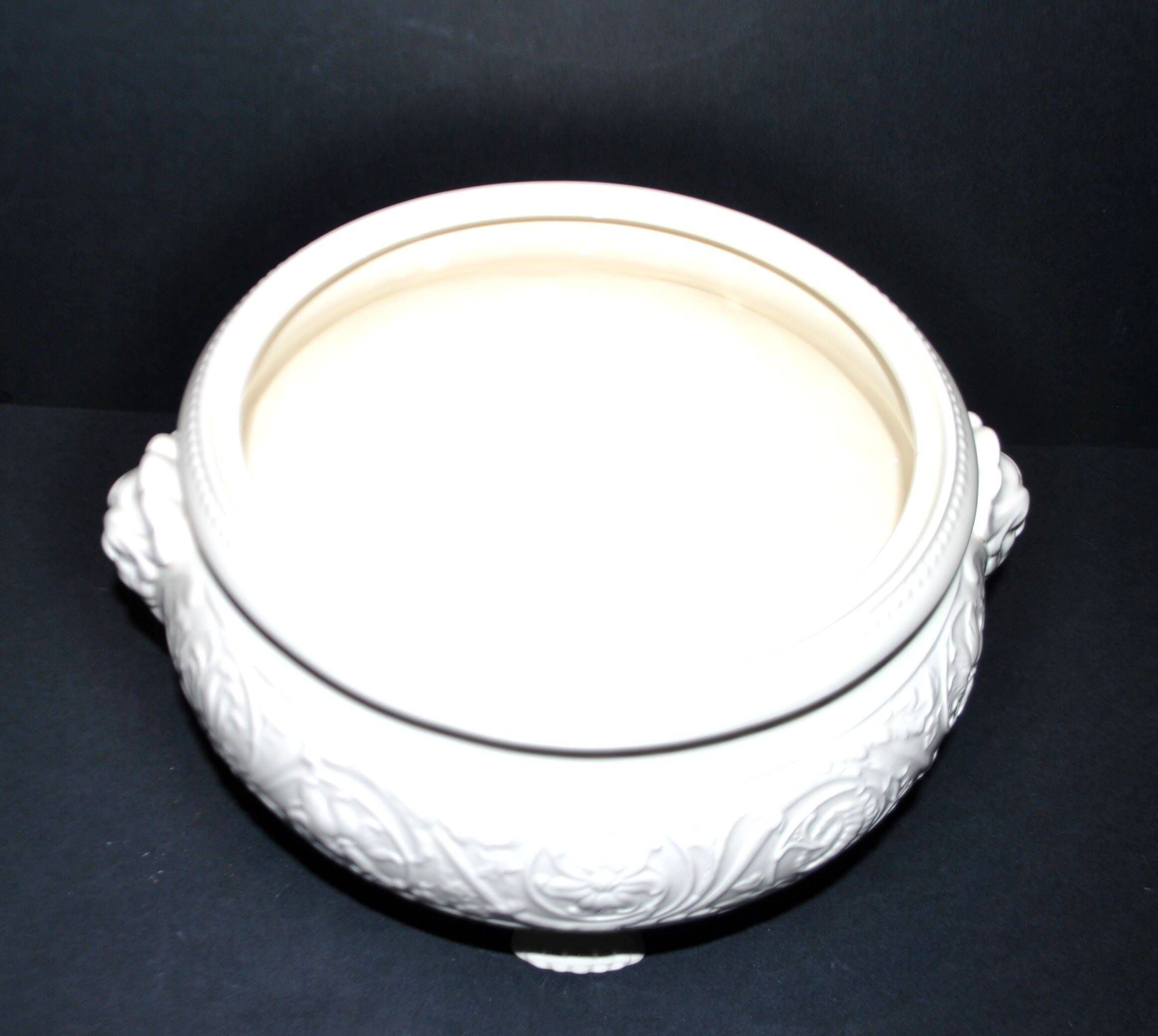 Rare Wedgwood "Patrician" molded opaque earthenware tureen, garland mascaron, England