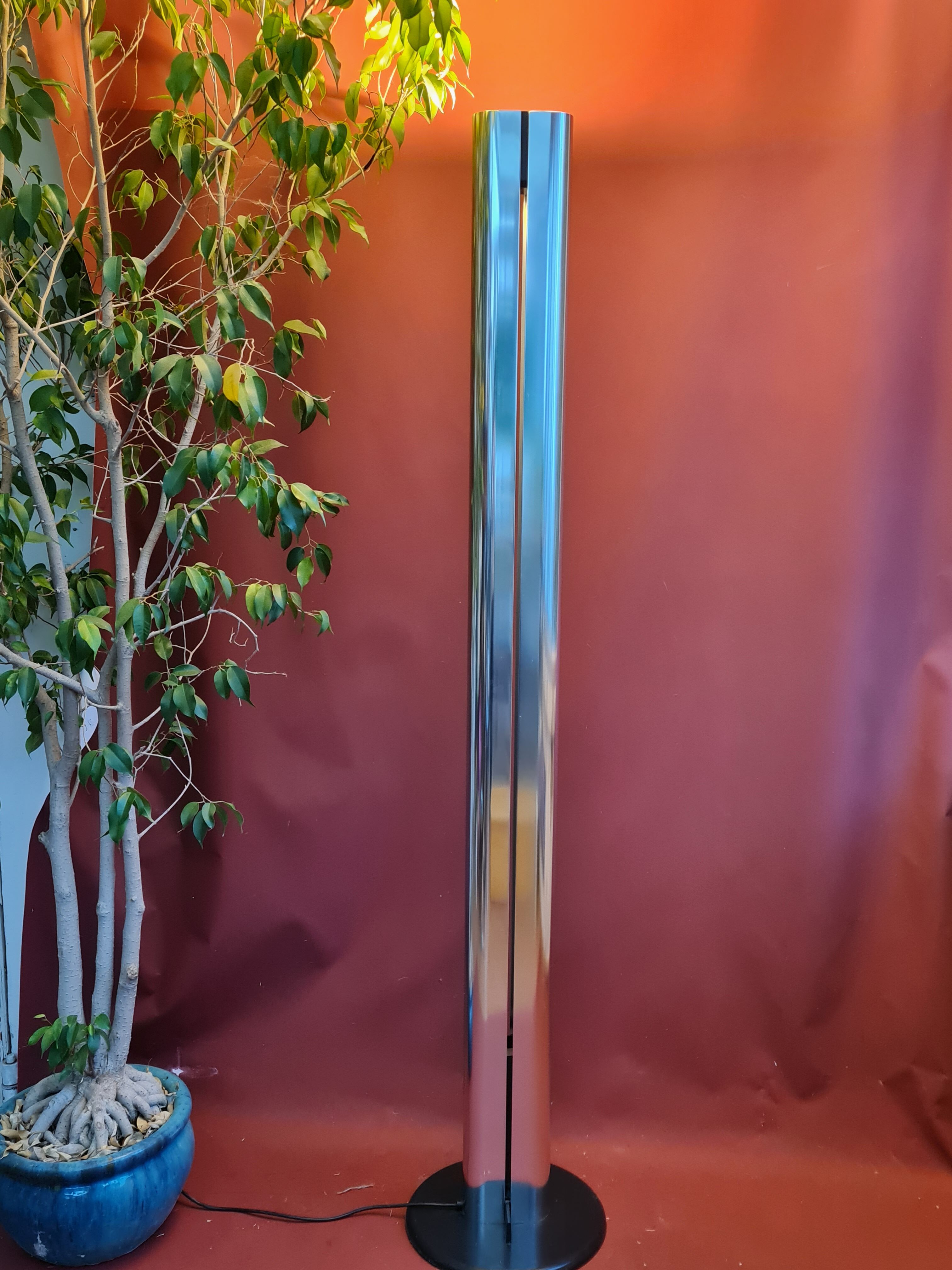 Halogen lamp by Gianfranco Frattini for Artemide, Megaron model.