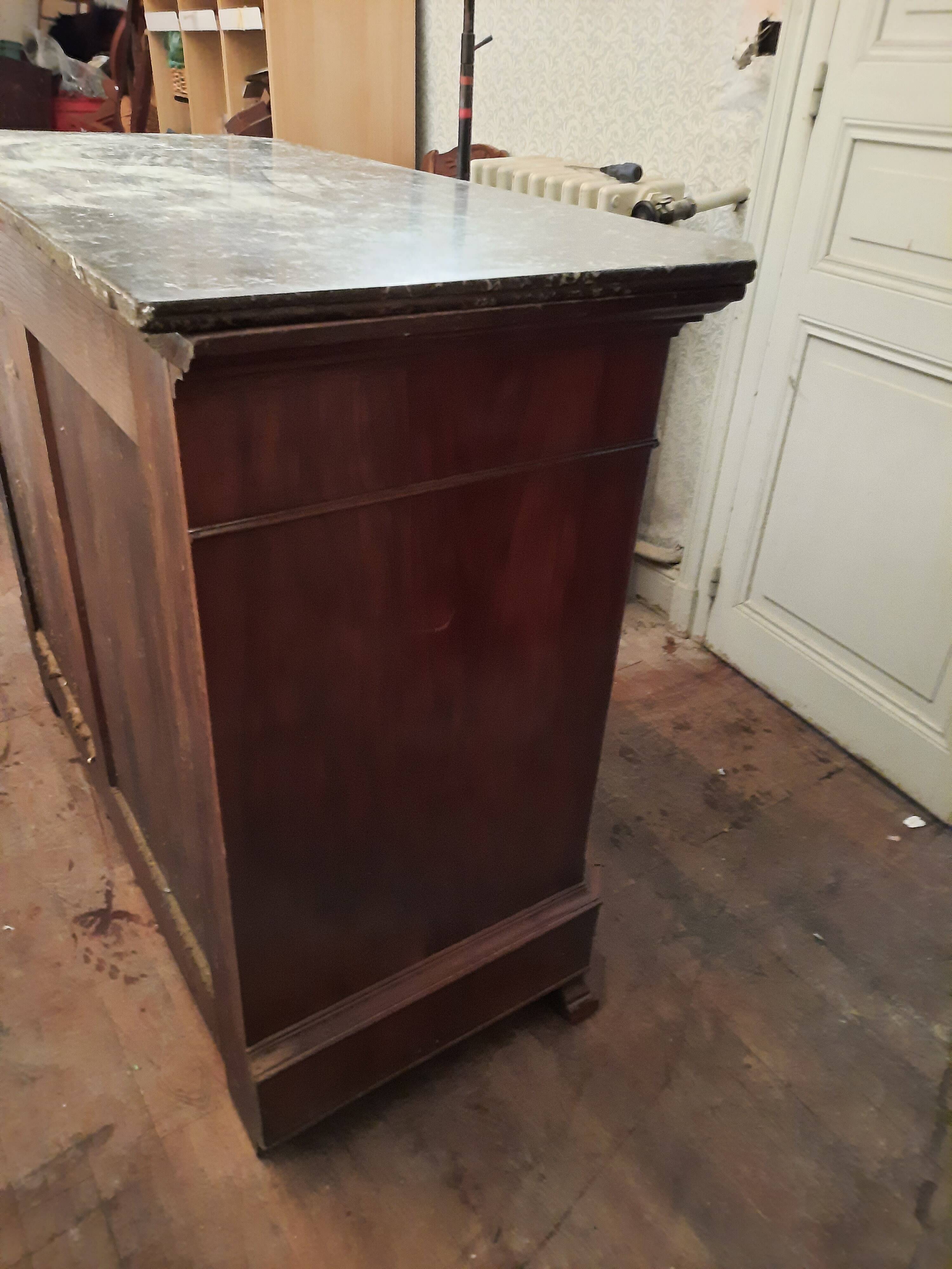 Louis Philippe dresser