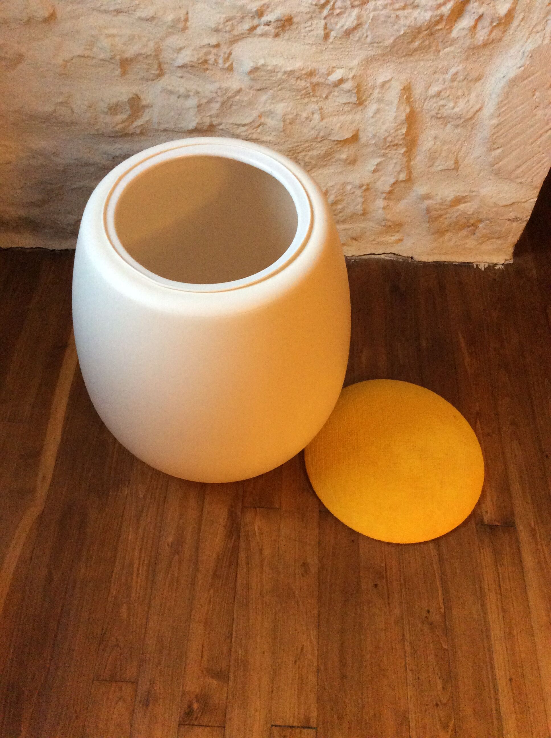 De Allibert vintage egg stool