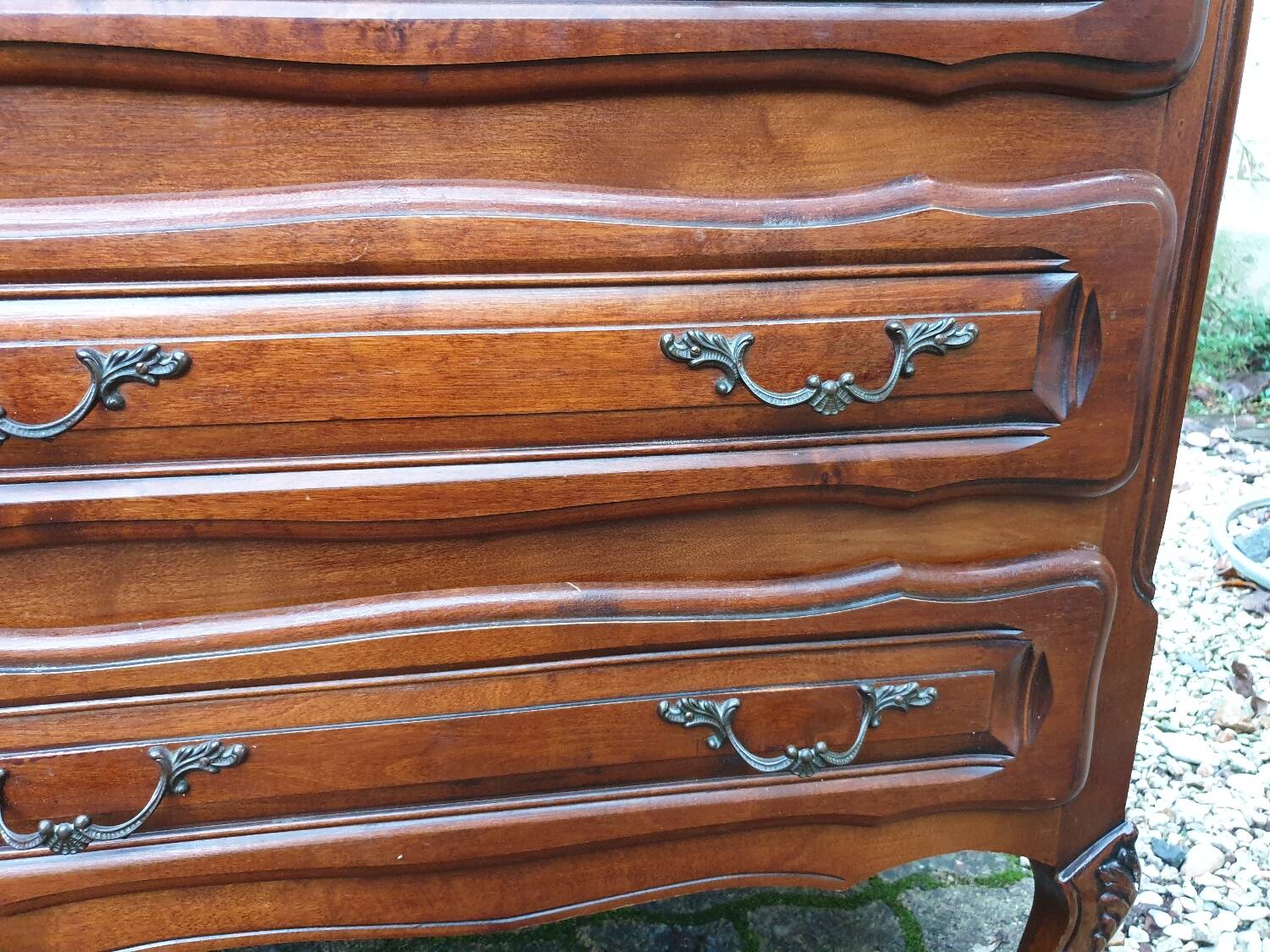Commode Louis XV en merisier massif