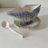 Saucière en barbotine fleurie Faianças Germano Portugal avec cuillère