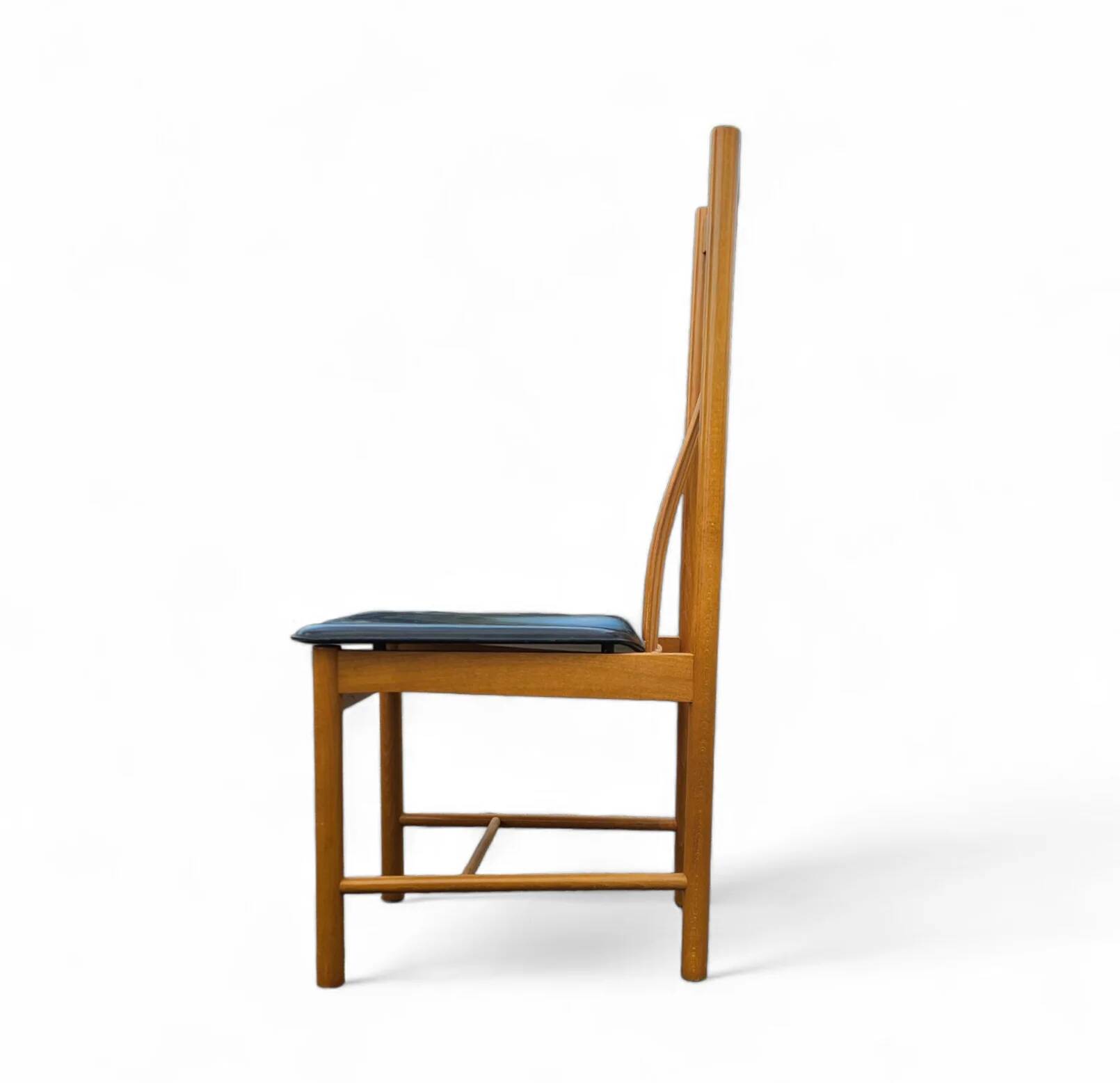 4 x Bros Nova chairs / leather seats