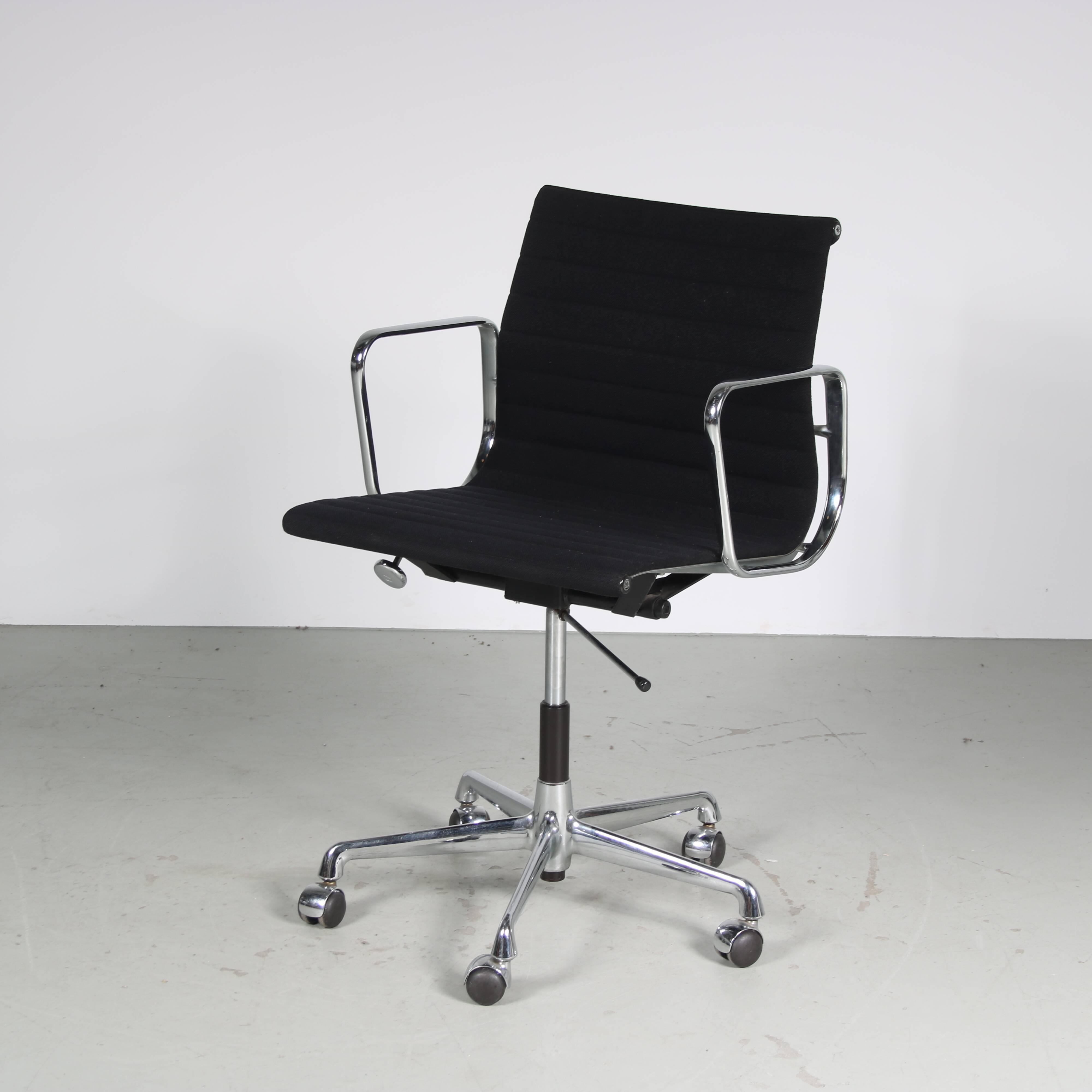 1970s “EA117” Desk chair by Charles & Ray Eames for Herman Miller, USA