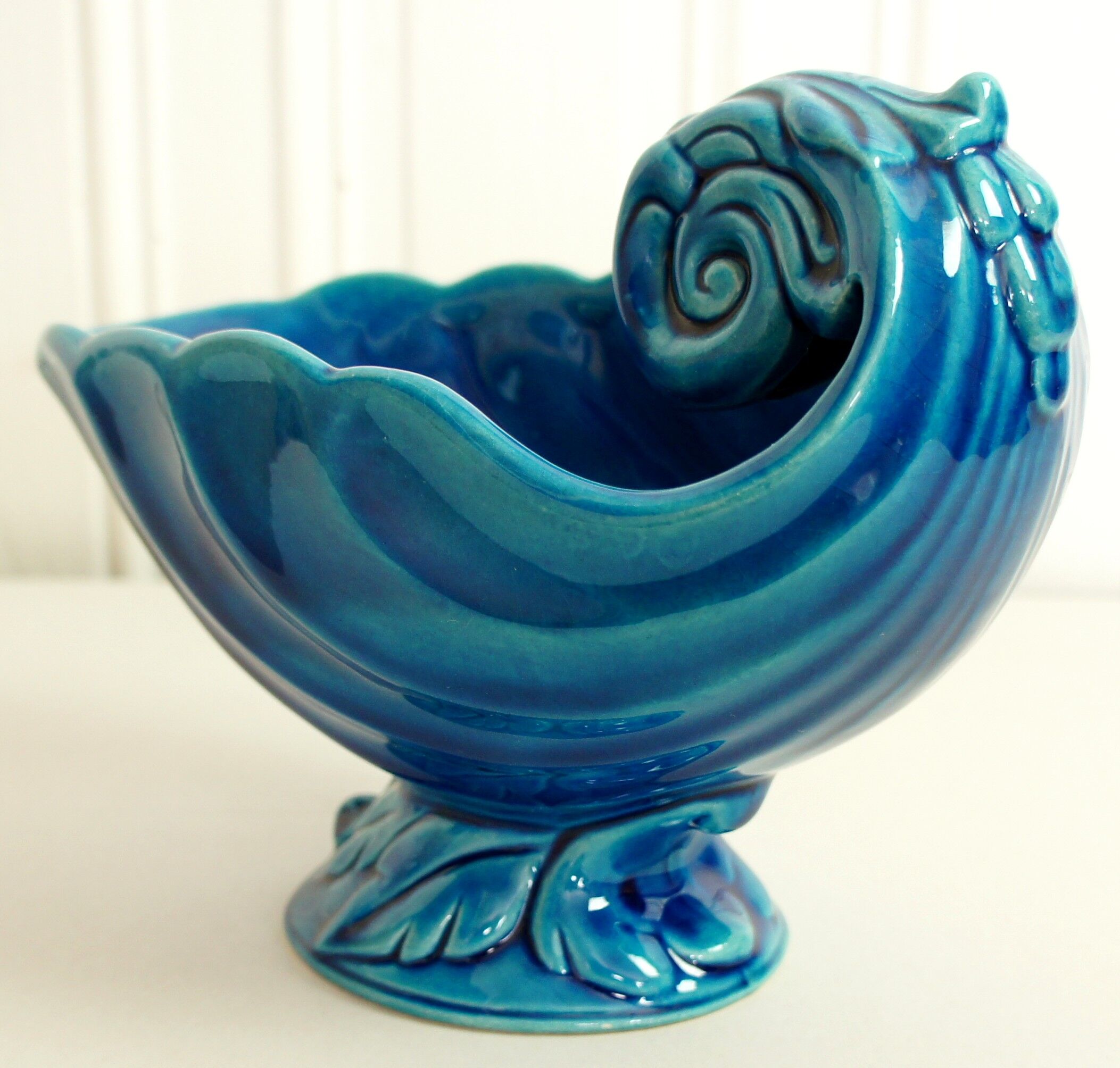 Ceramic "Pompadour" saucière from Saint-Clément