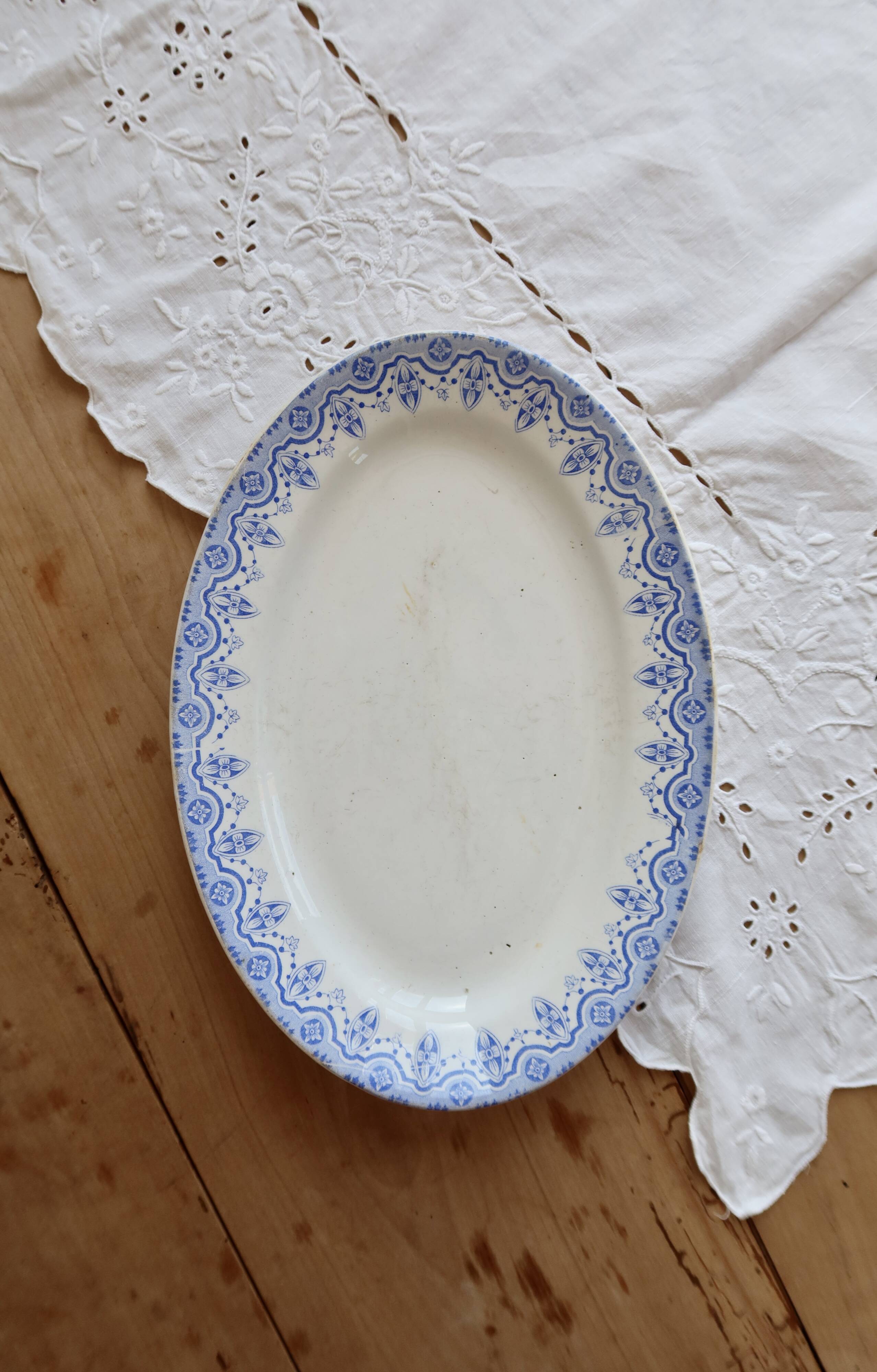 Antique oval plate, ironstone Boch La Louvière Clara.