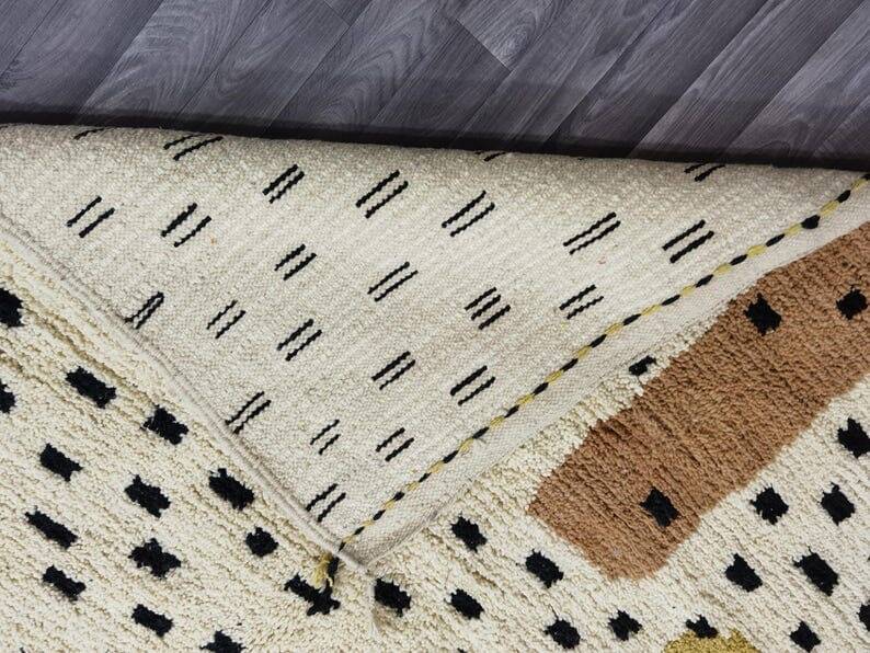 Handmade pure wool Moroccan rug, size 140 x 260 cm.