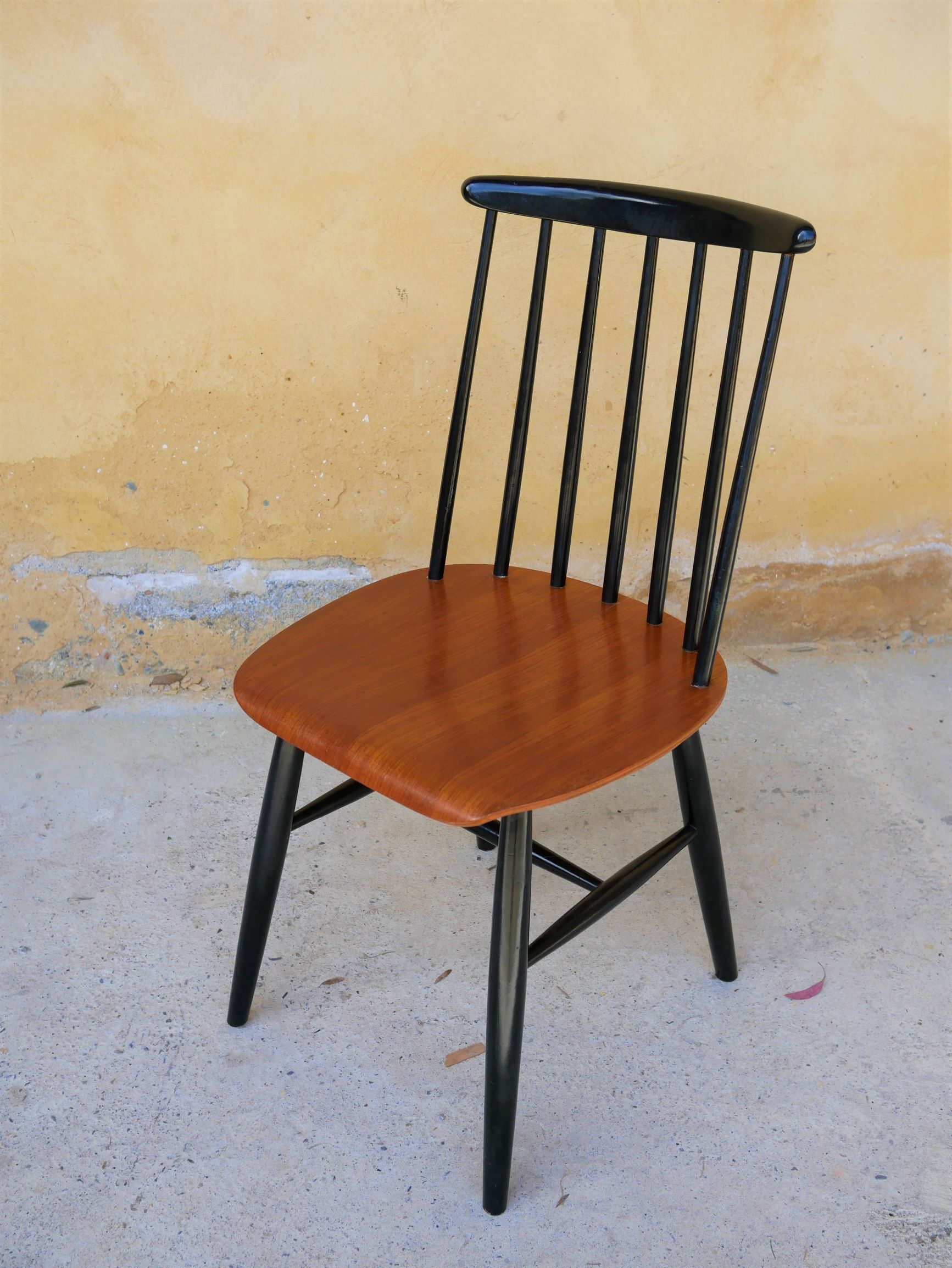 Chaise scandinave par I.Tapiovaara modèle « Fanett »