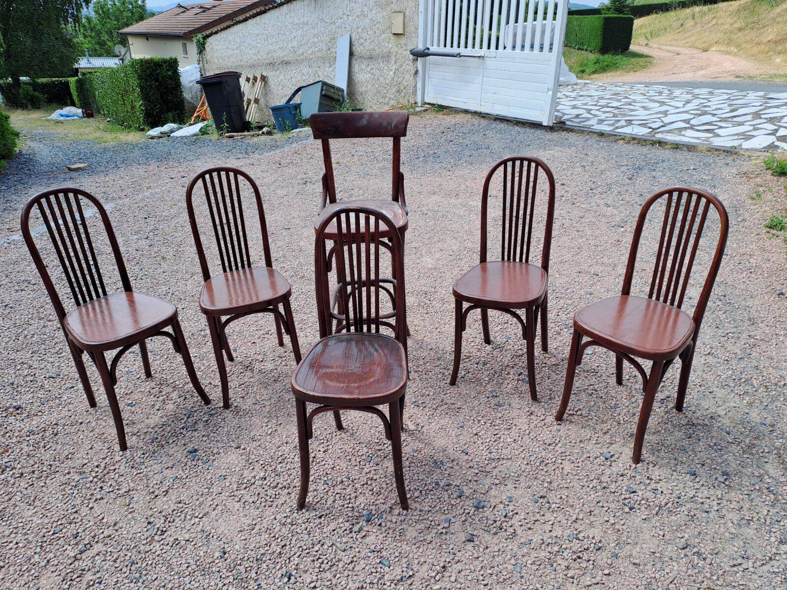 5 bistro chairs and 1 stool