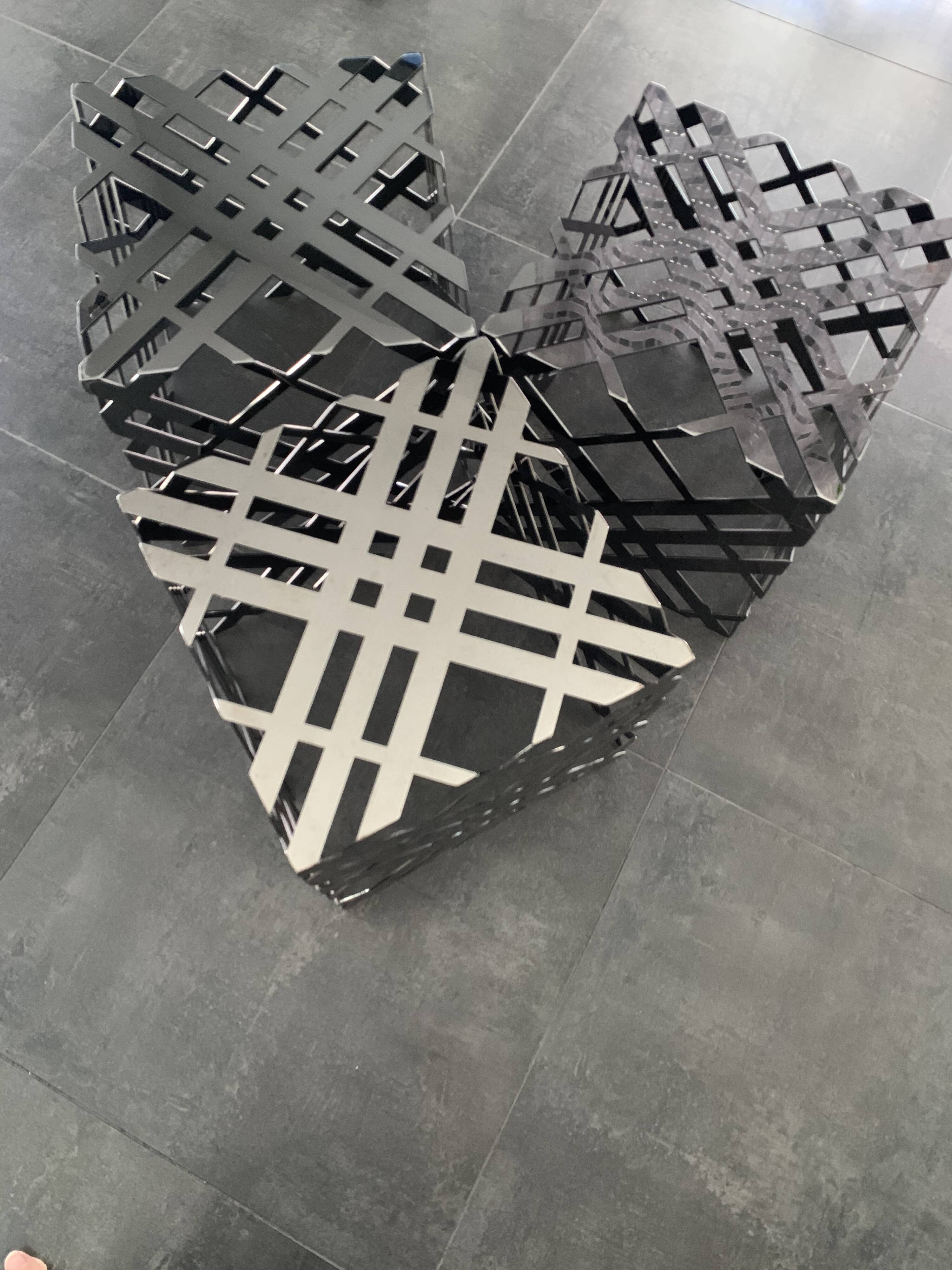 Decorative elements / visual merchandising Burberry – showroom Paris –