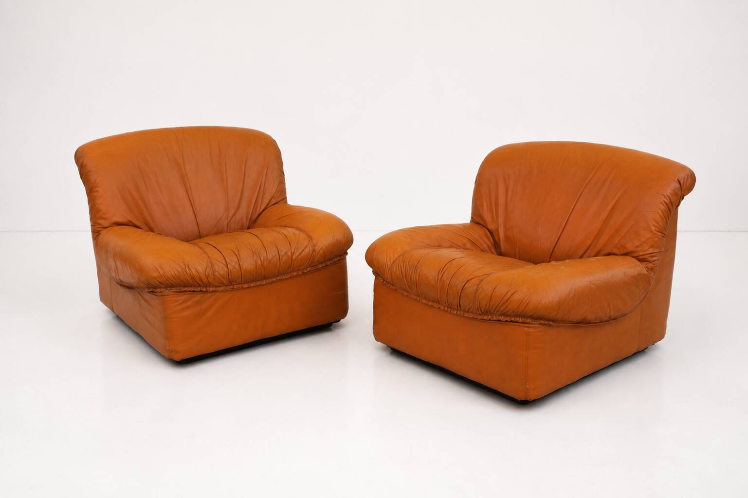 1970’s Vintage cognac leather lounge chairs ‘Giusy’ from Neoflex, Italy