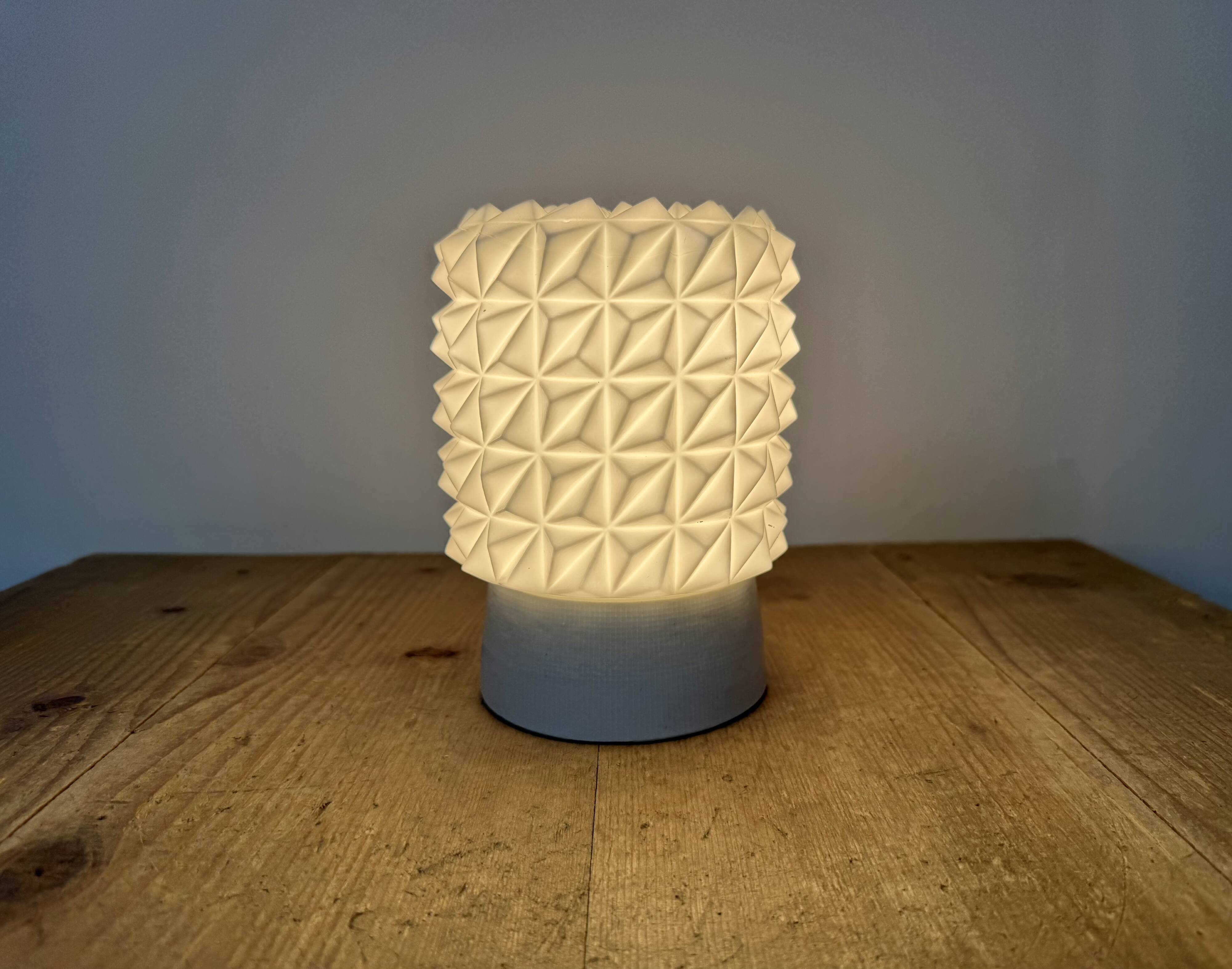 Lustre en porcelaine blanche vintage, années 1970