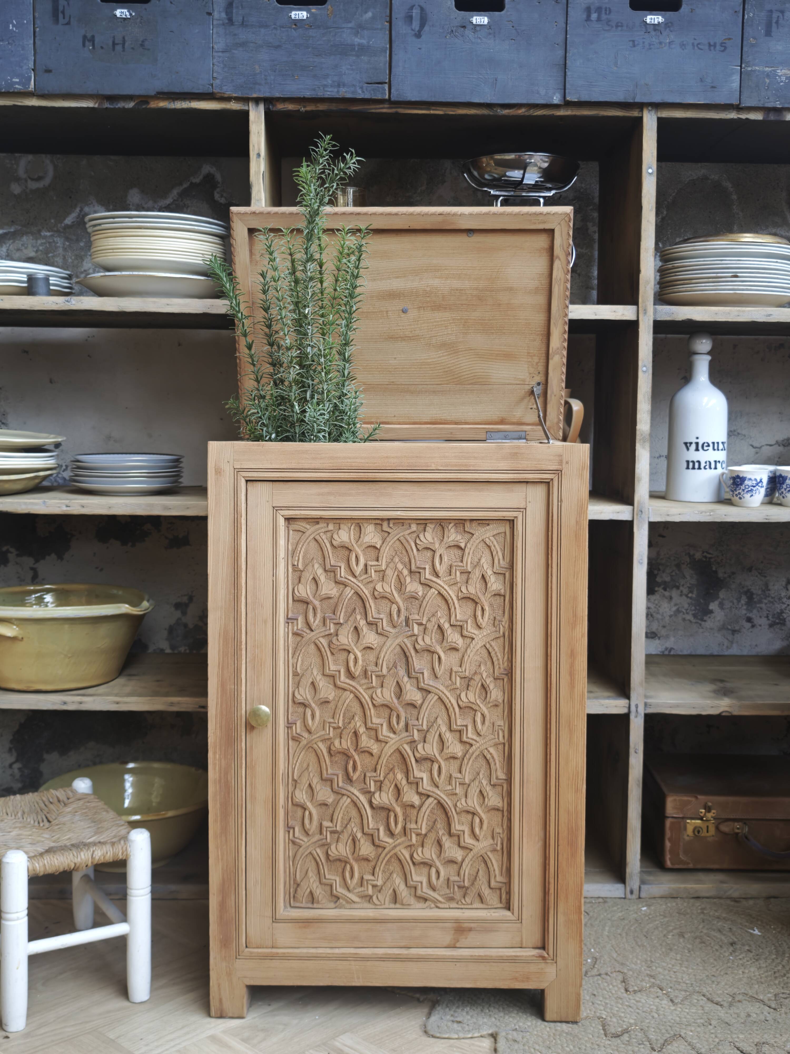 Confiturier bois façade travier meuble d'appoint