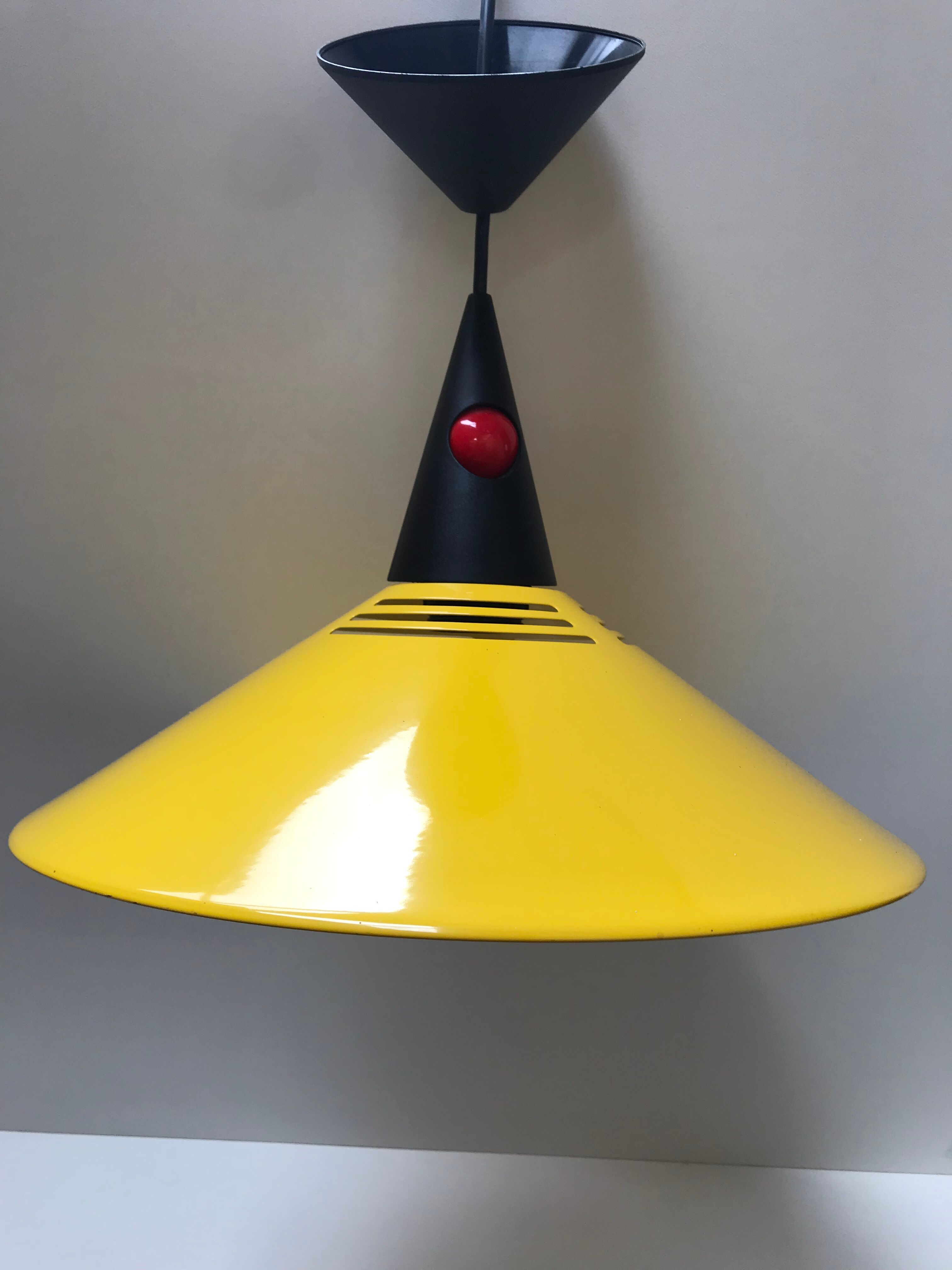 Yellow metal suspension