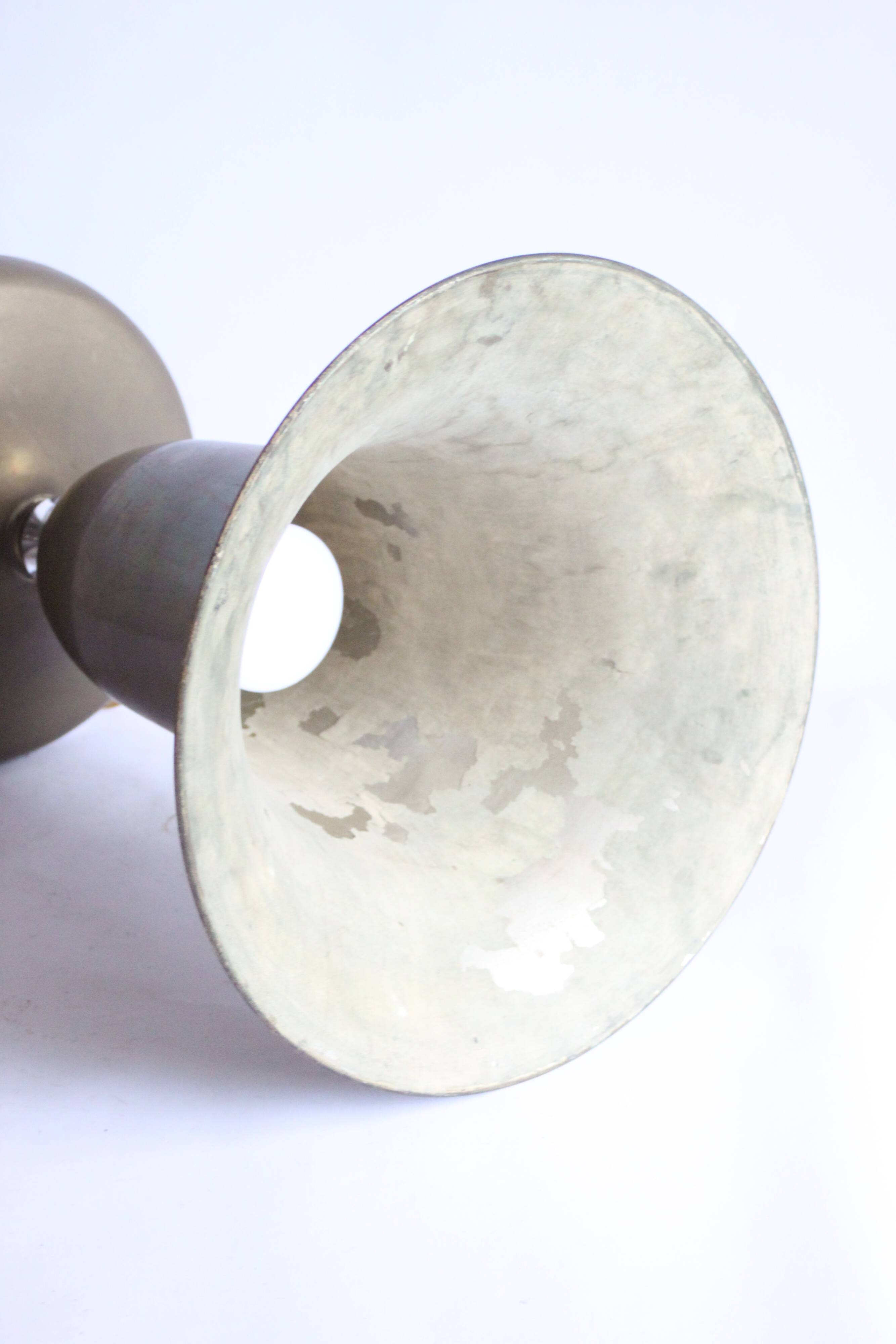 Lampe calice en laiton de style Art déco, années 1930-1940