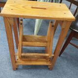 Pine stepladder stool