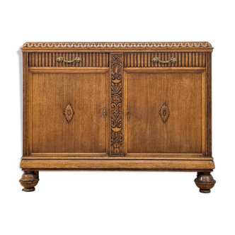 Buffet en chêne sculpté style Renaissance, 1930