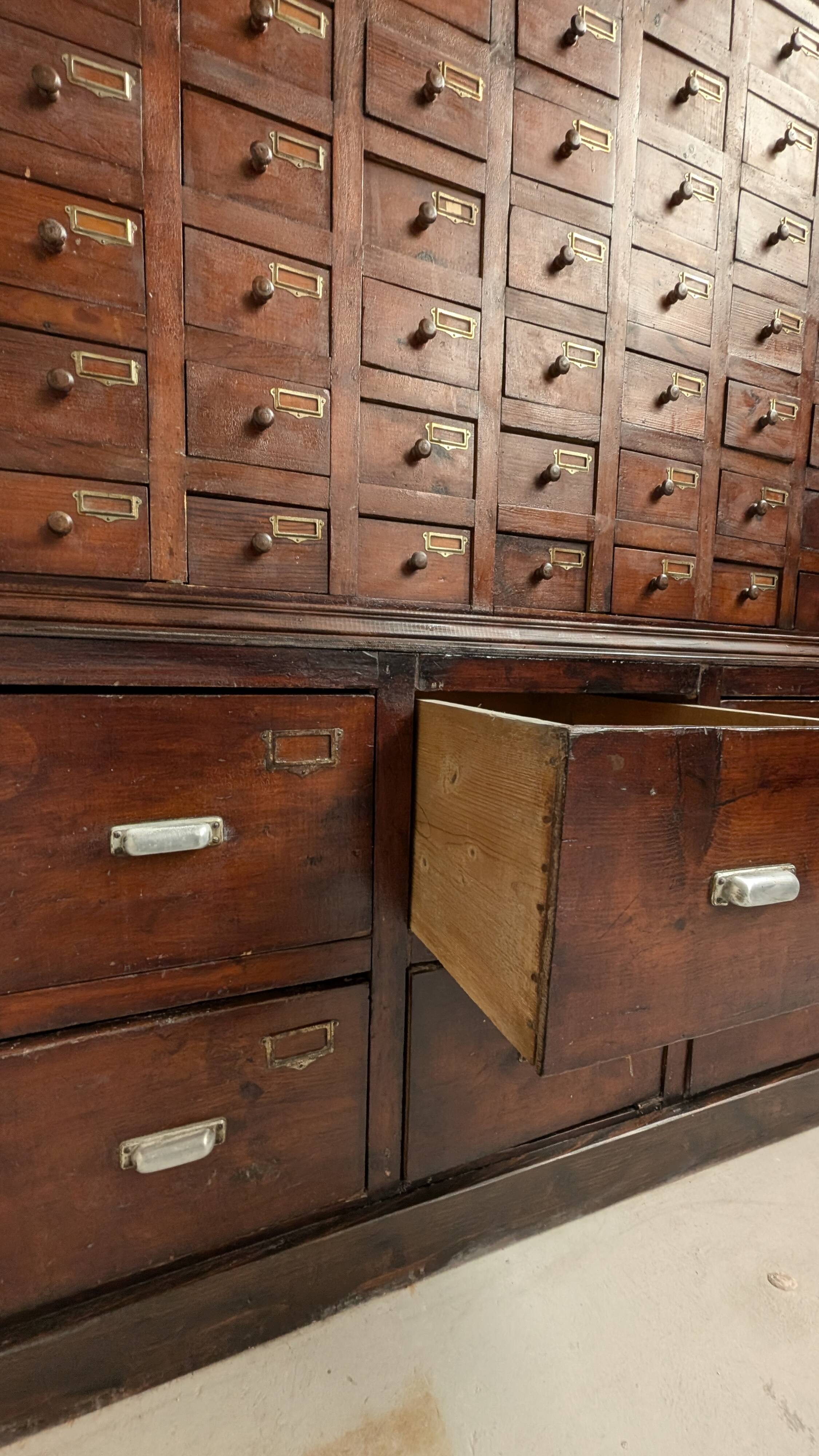 Grainetier, antique trade furniture