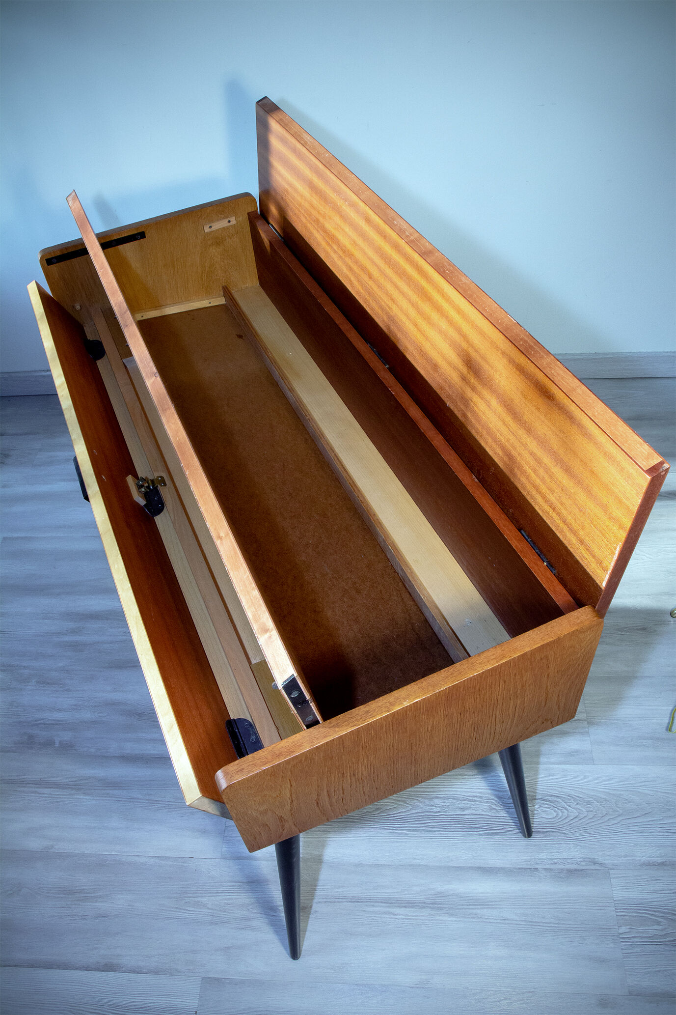 Console or desk vintage 60s design