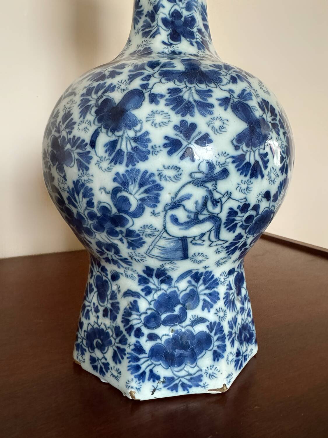 Vase en faïence de Delft, XVIIIème s.