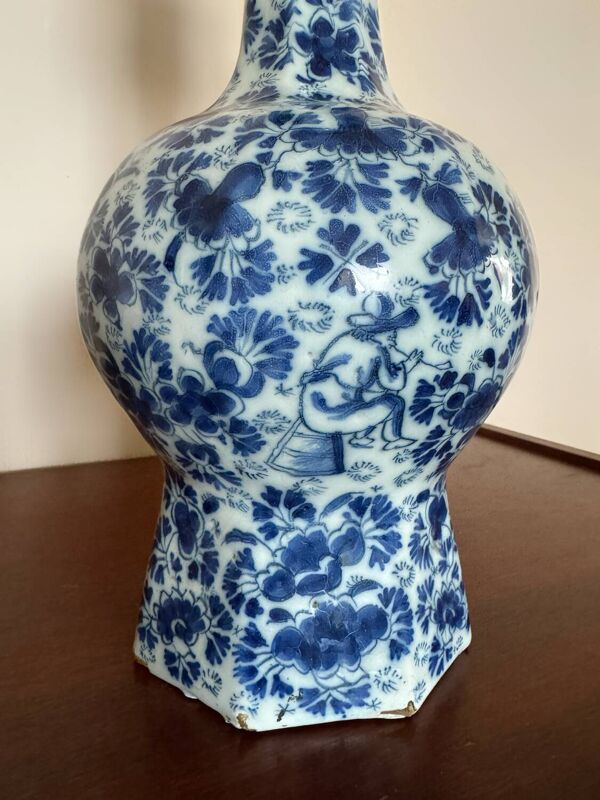 Vase en faïence de Delft, XVIIIème s.