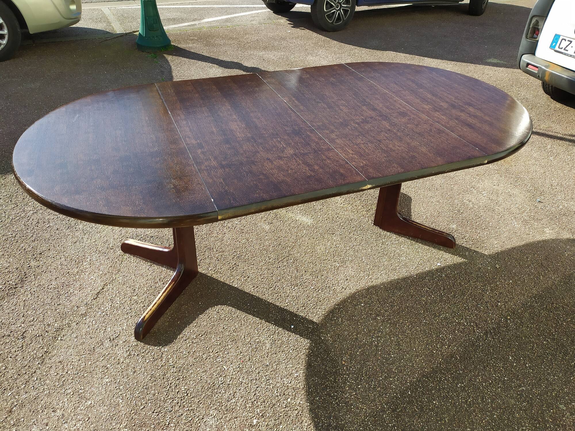 Round extendable wooden table - year 1960 - 110cm to 210cm