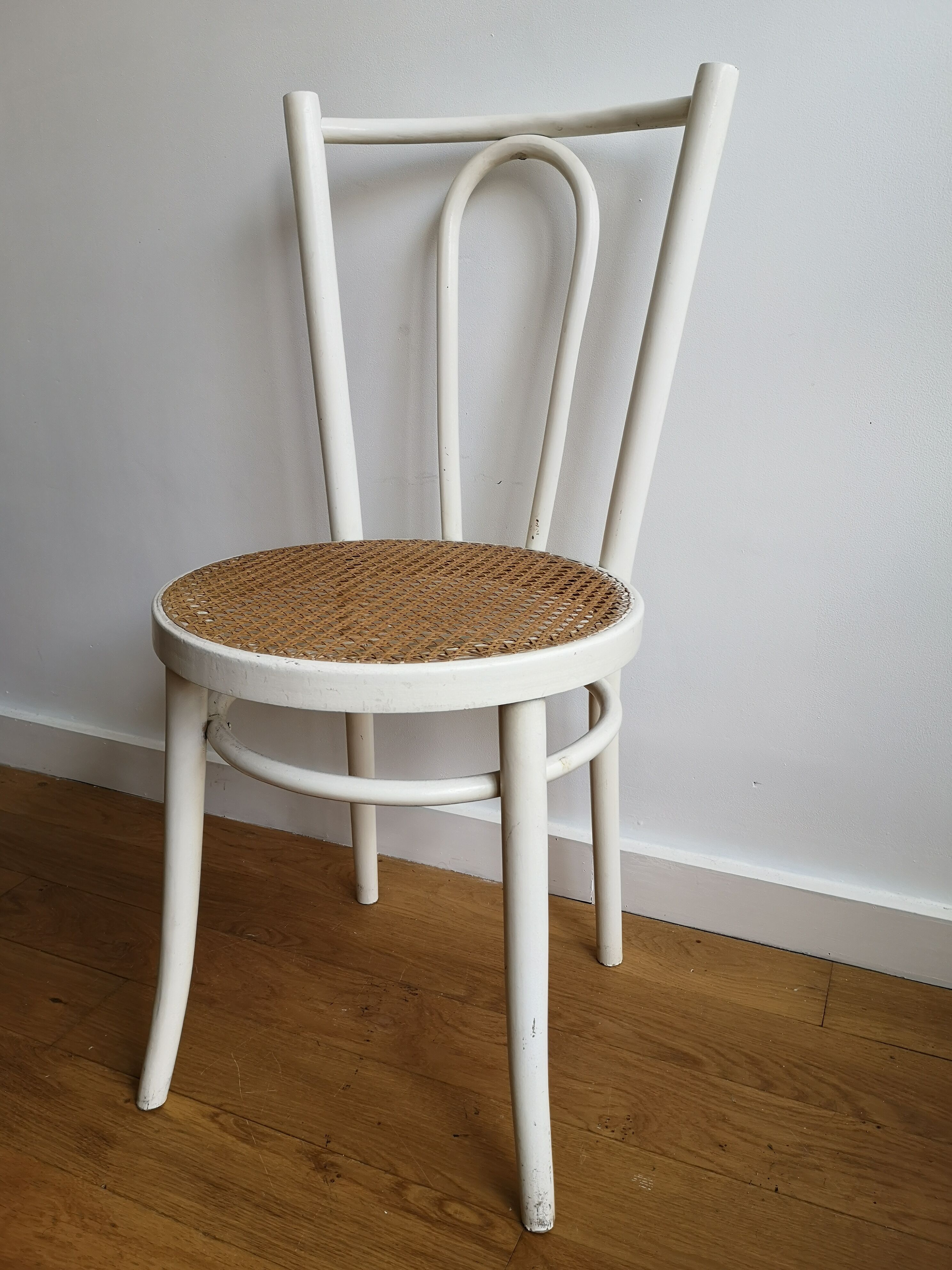Chaise en bois et cannage