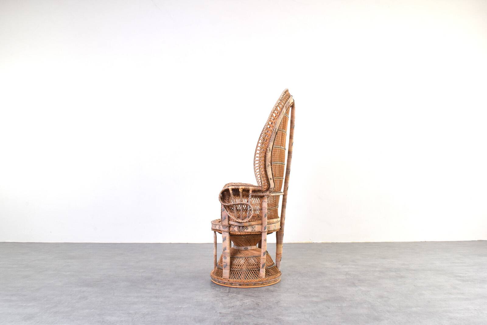 Mid-Century Wicker Peacock Emmanuelle Chair from Kok Maison, 1970s