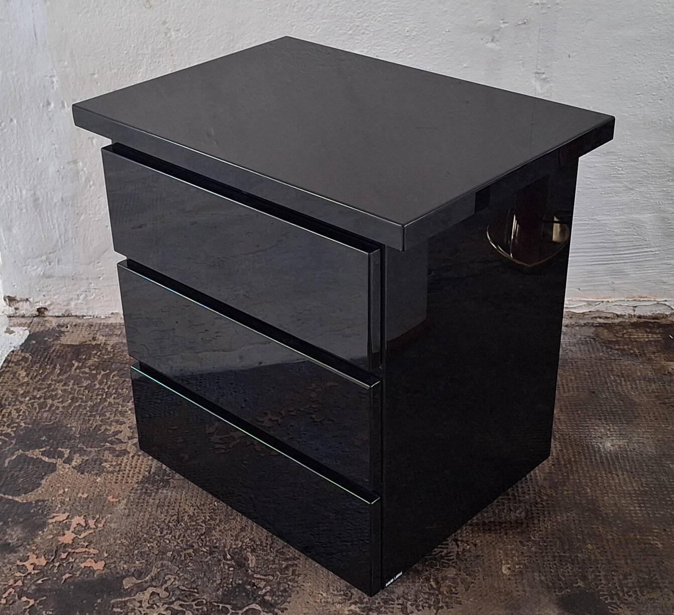 Commode en laque de David Lange Roche Bobois, signée, années 1970.