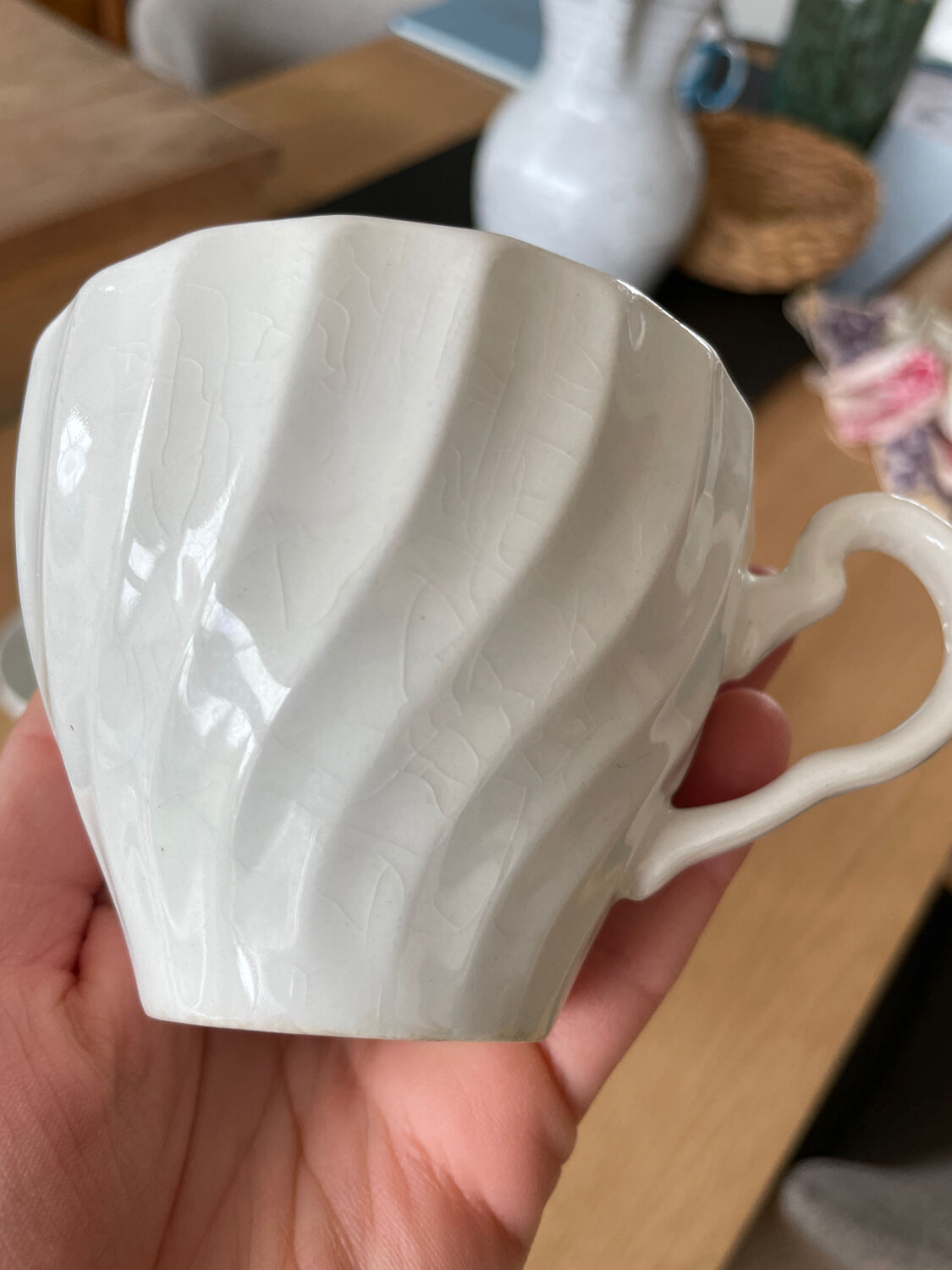 Set of 8 English cups