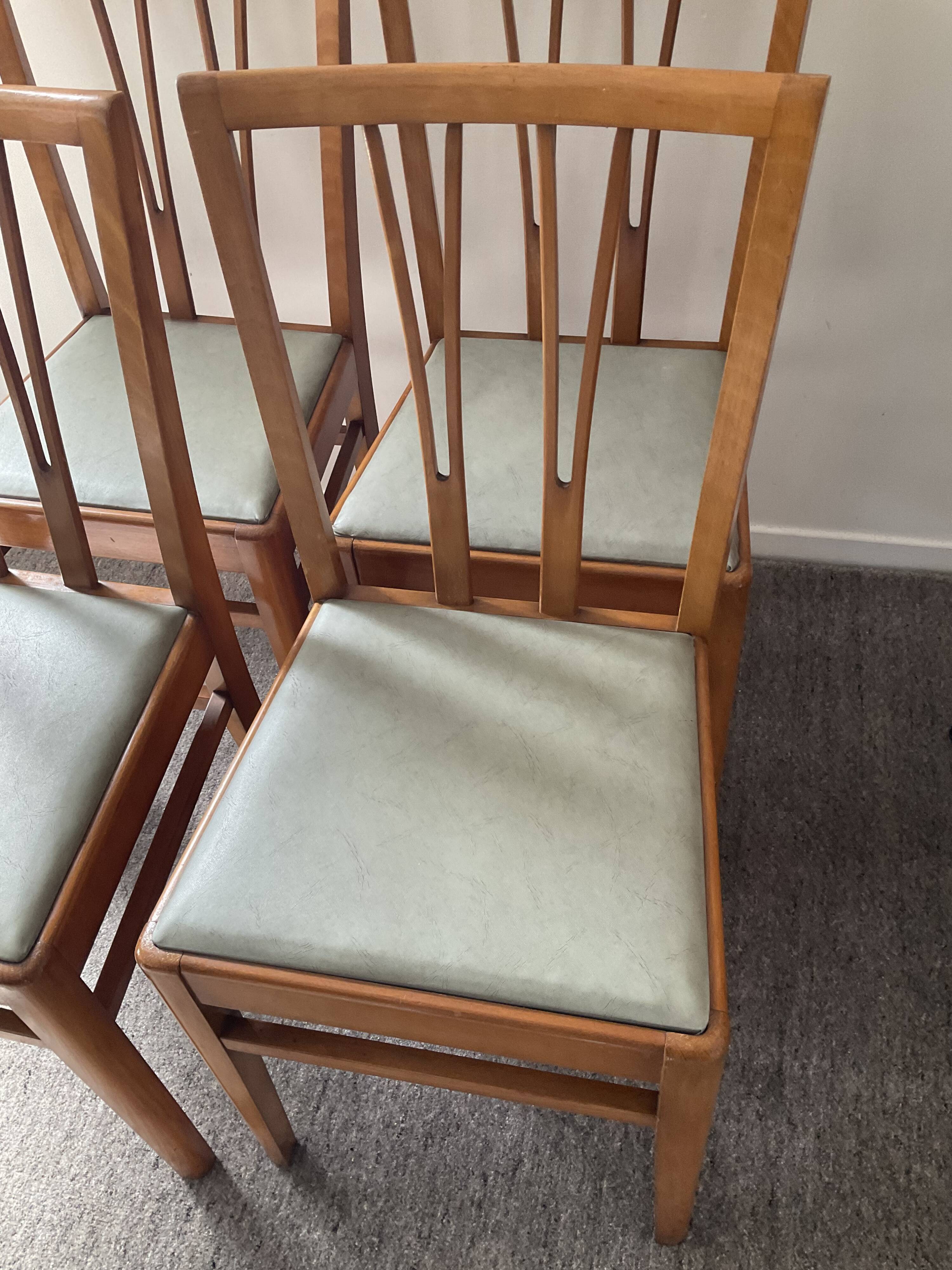Series of 4 vintage chairs from the 60s-70s