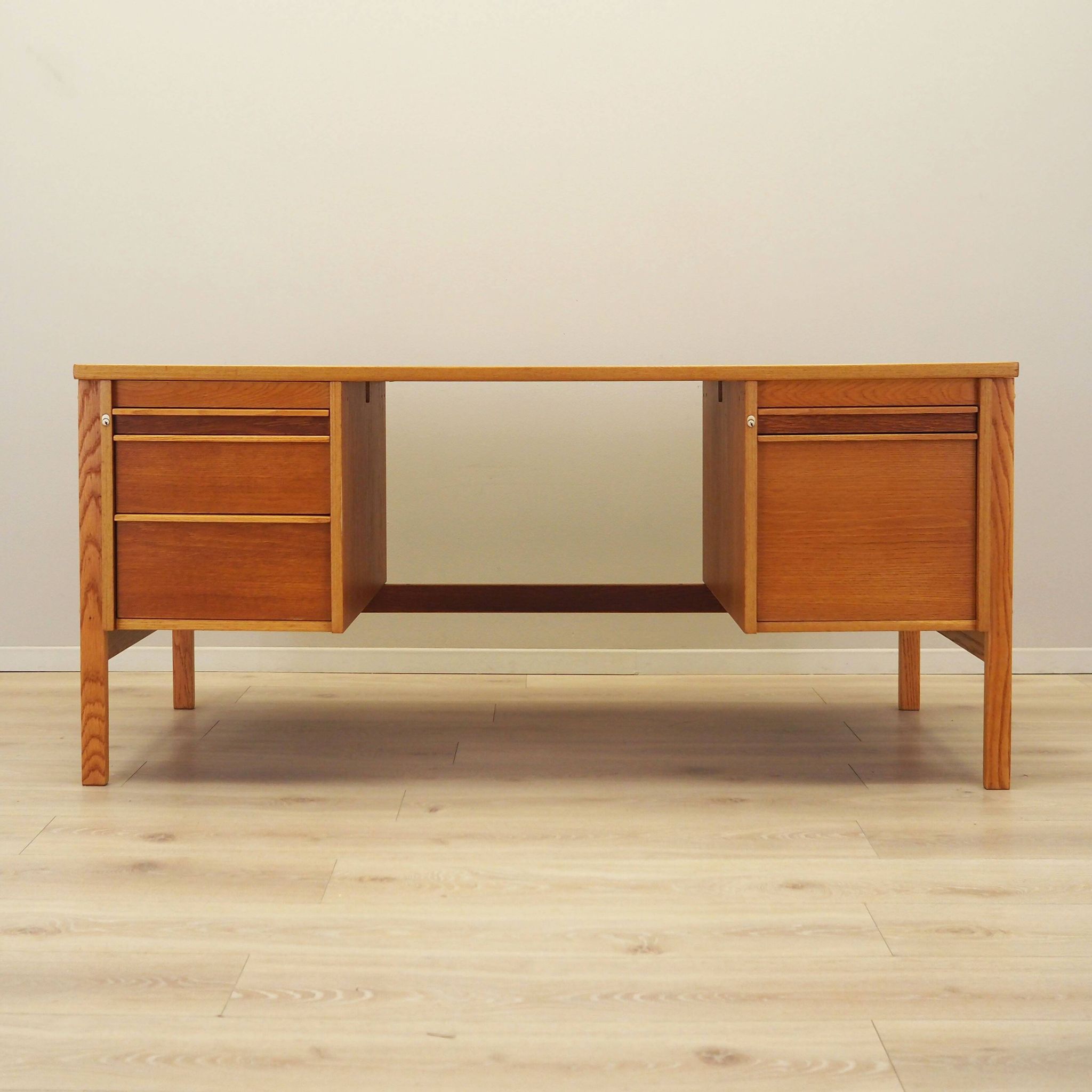 Ash desk, Norwegian design, 1970s, production: Norway