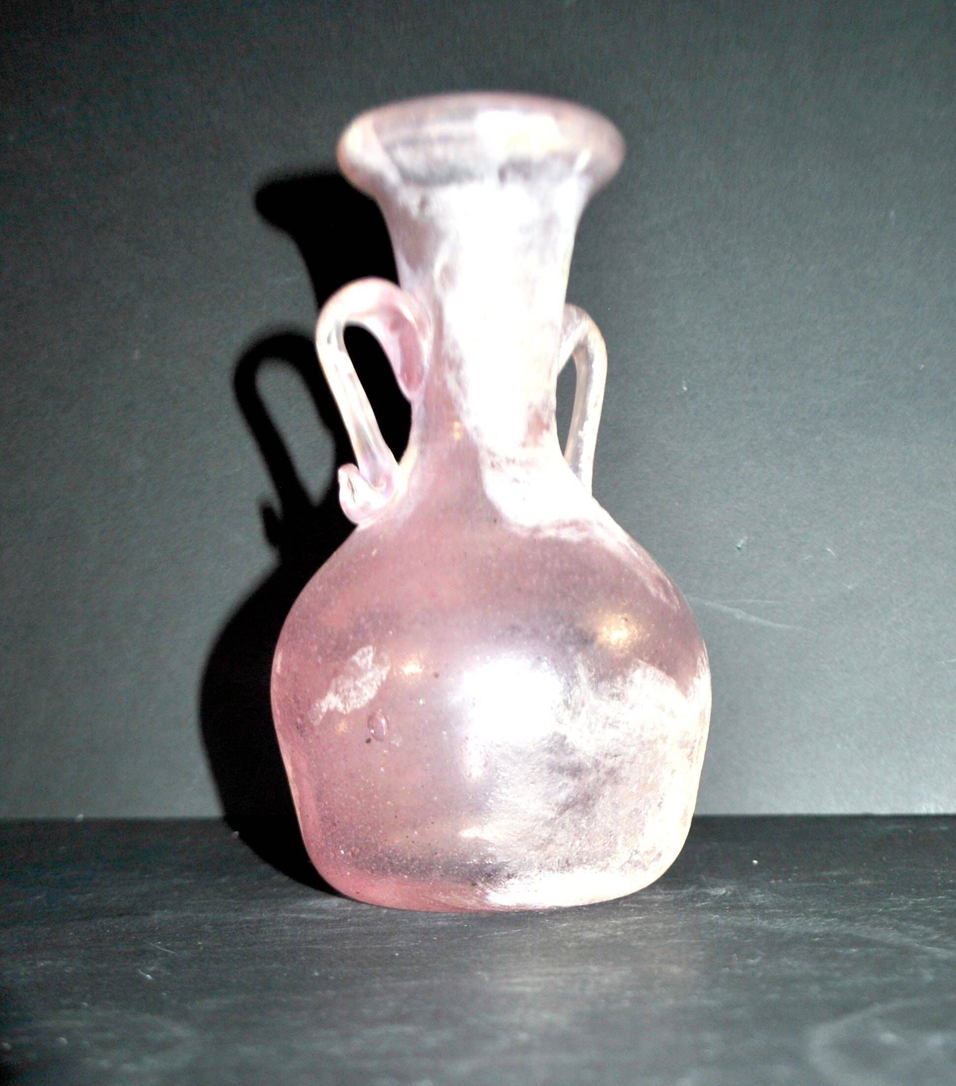 Antique amphora vase in iridescent pink blown glass – Murano, Italy, 20th century