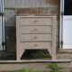 Commode vintage rénovée avec marbre rouge et blanc – 4 tiroirs