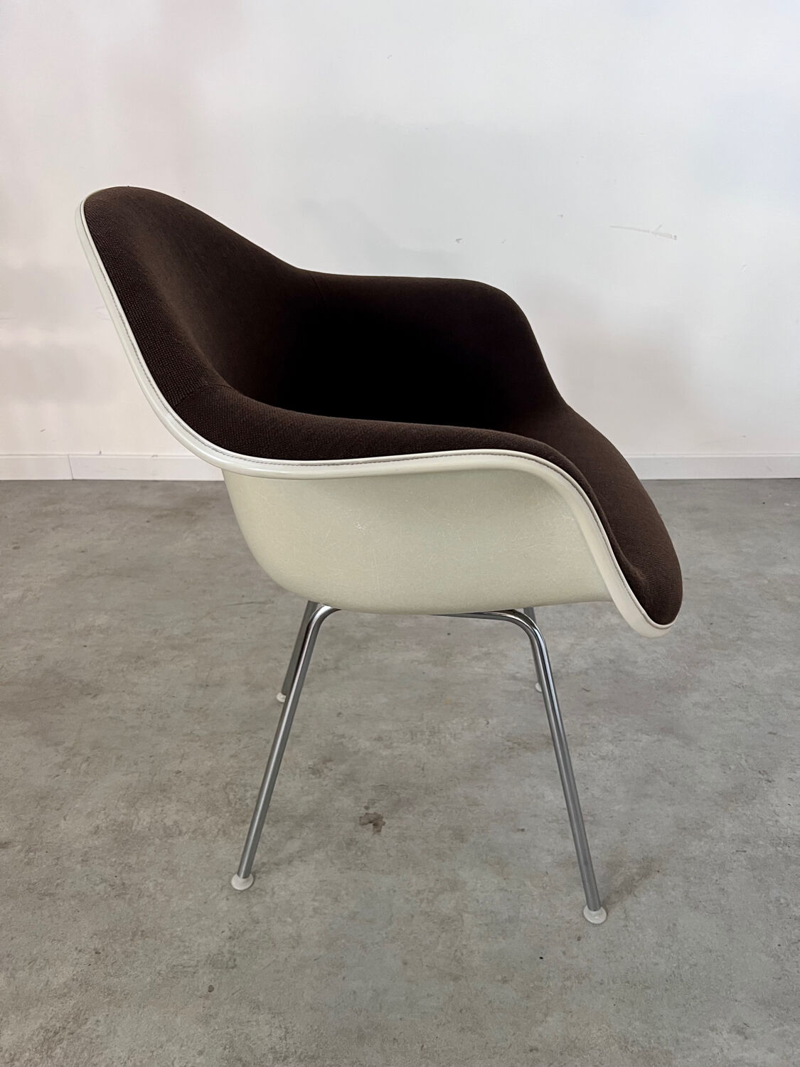 Old Charles and Ray Eames Vitra design armchair from the 70s fiberglass armchair fabric