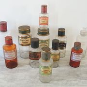 Apothecary bottle kina ciner contus