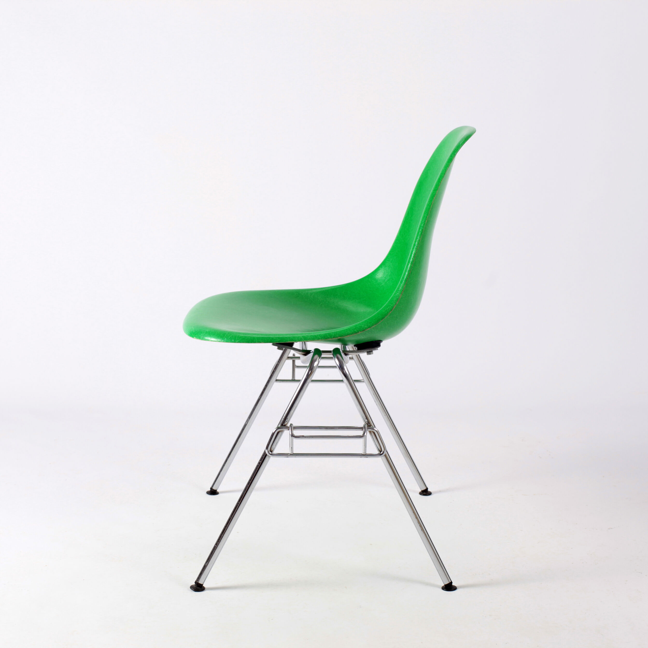 'DSS' chair Eames Herman edition Miller Kelly