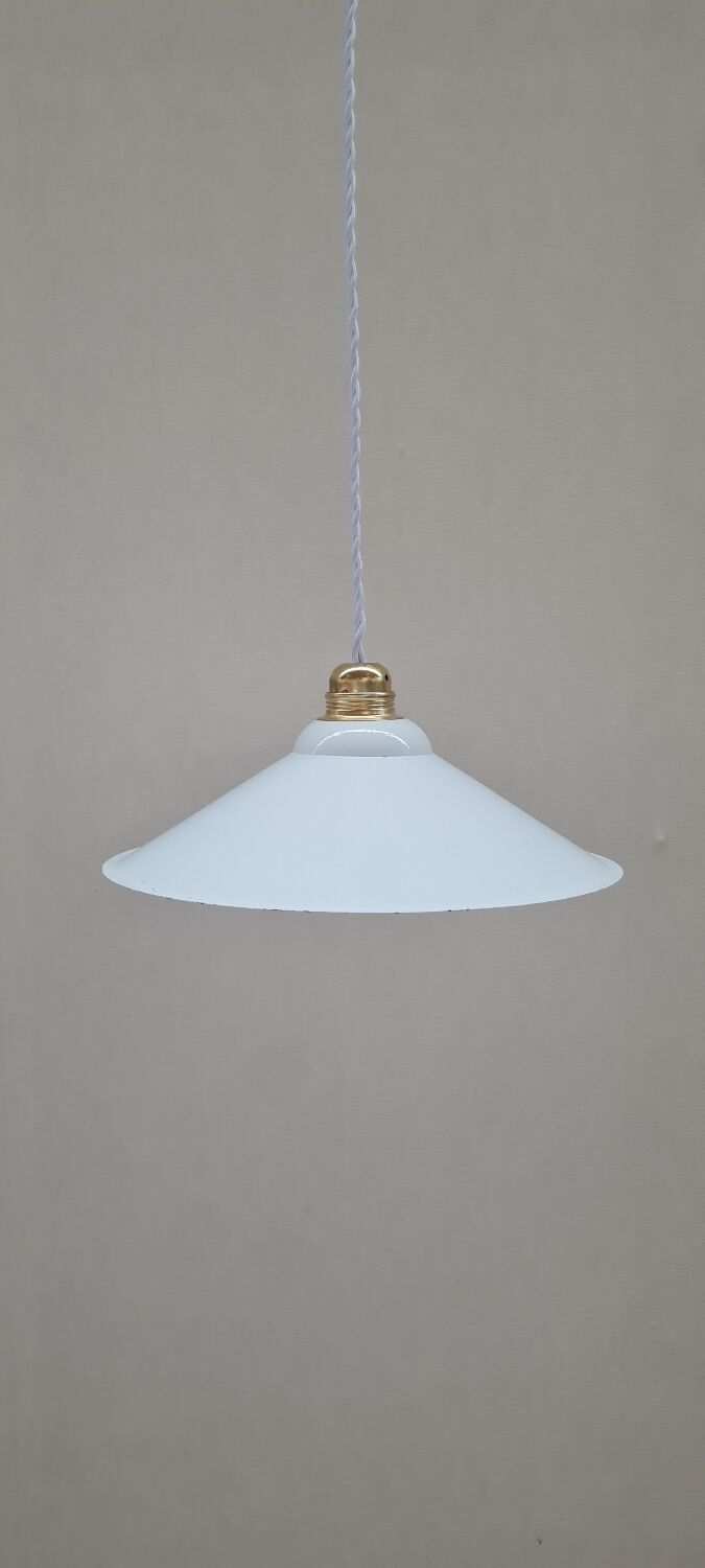 Enamelled sheet metal pendant light
