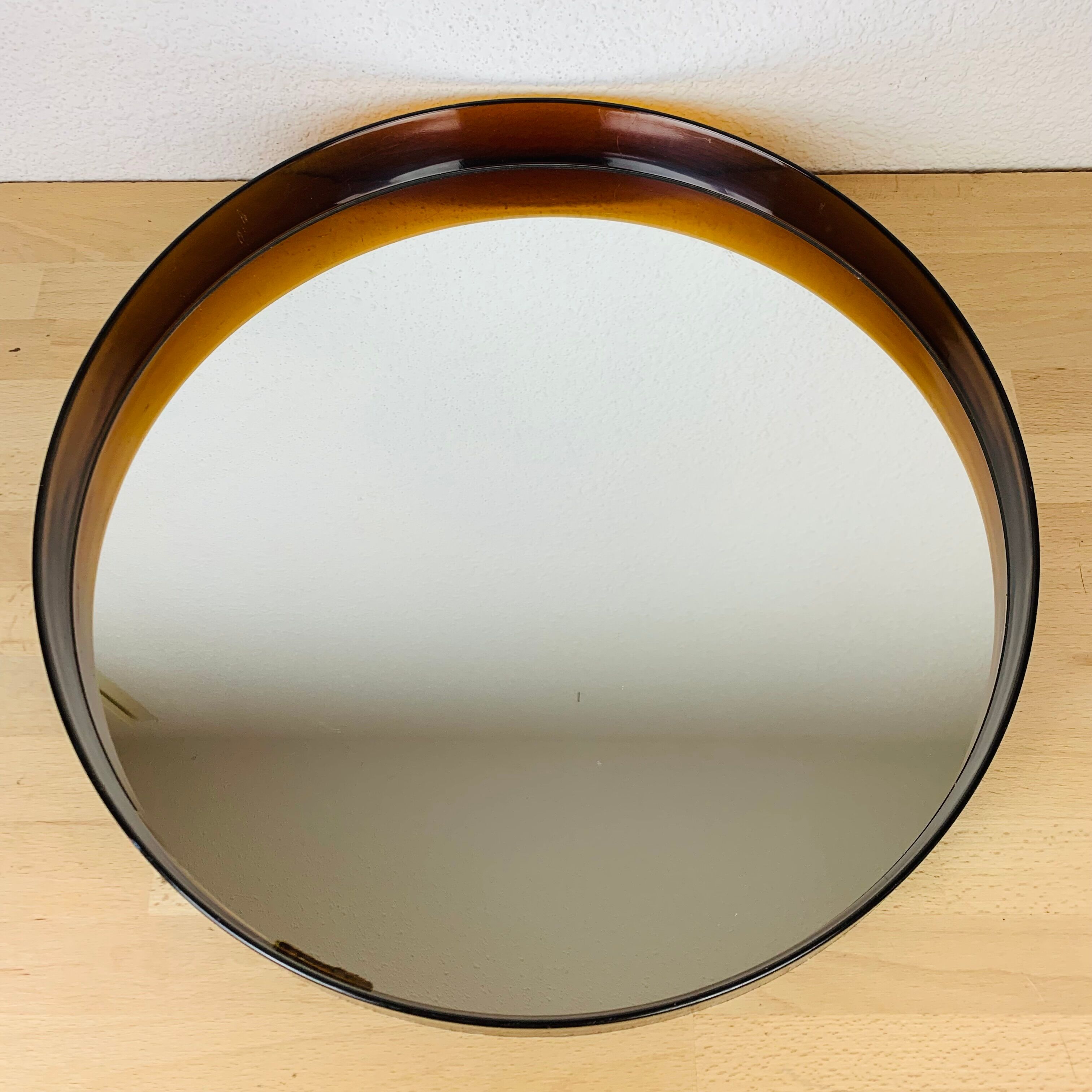 Syla 710 round mirror amber strapping