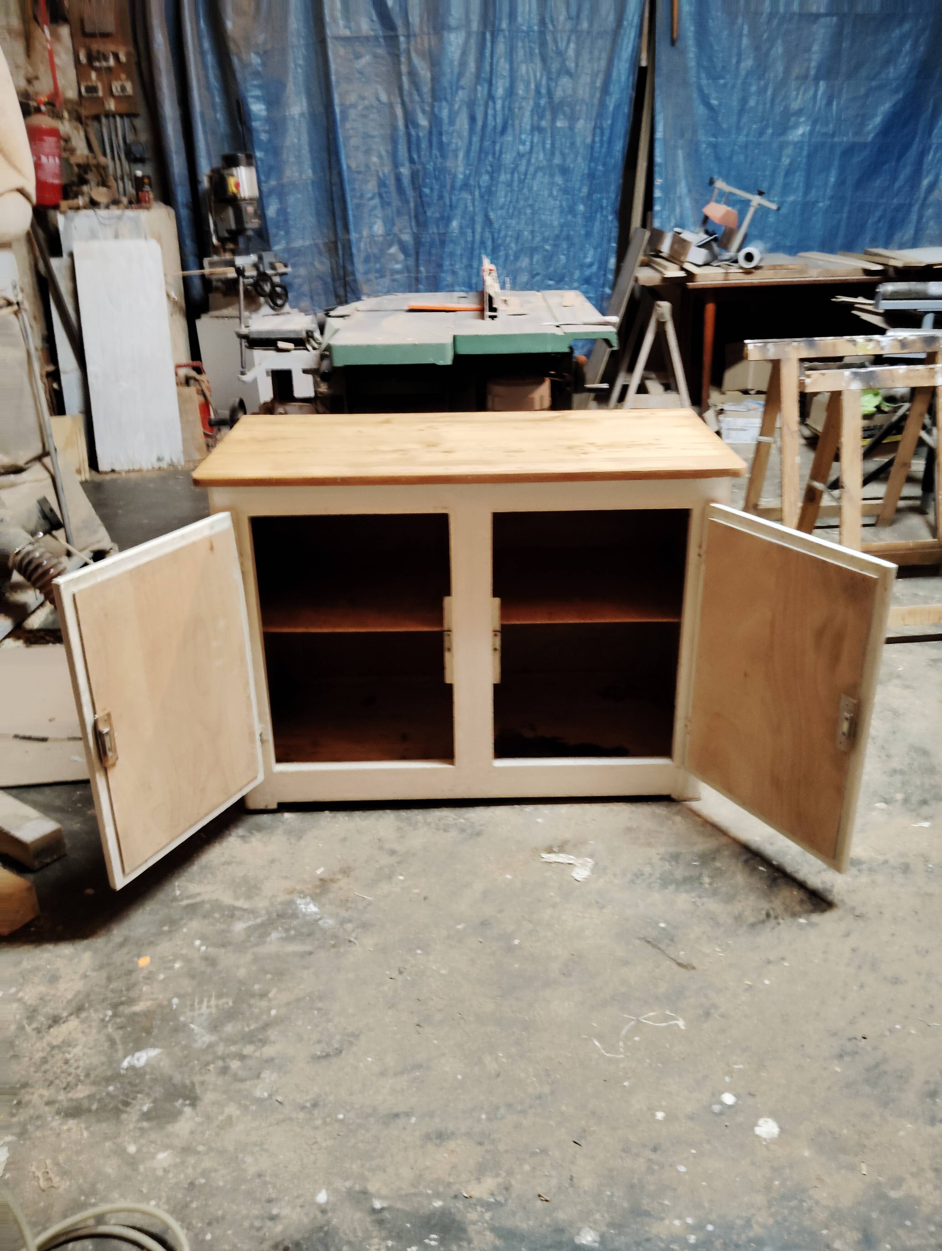 Mado/Parisian buffet