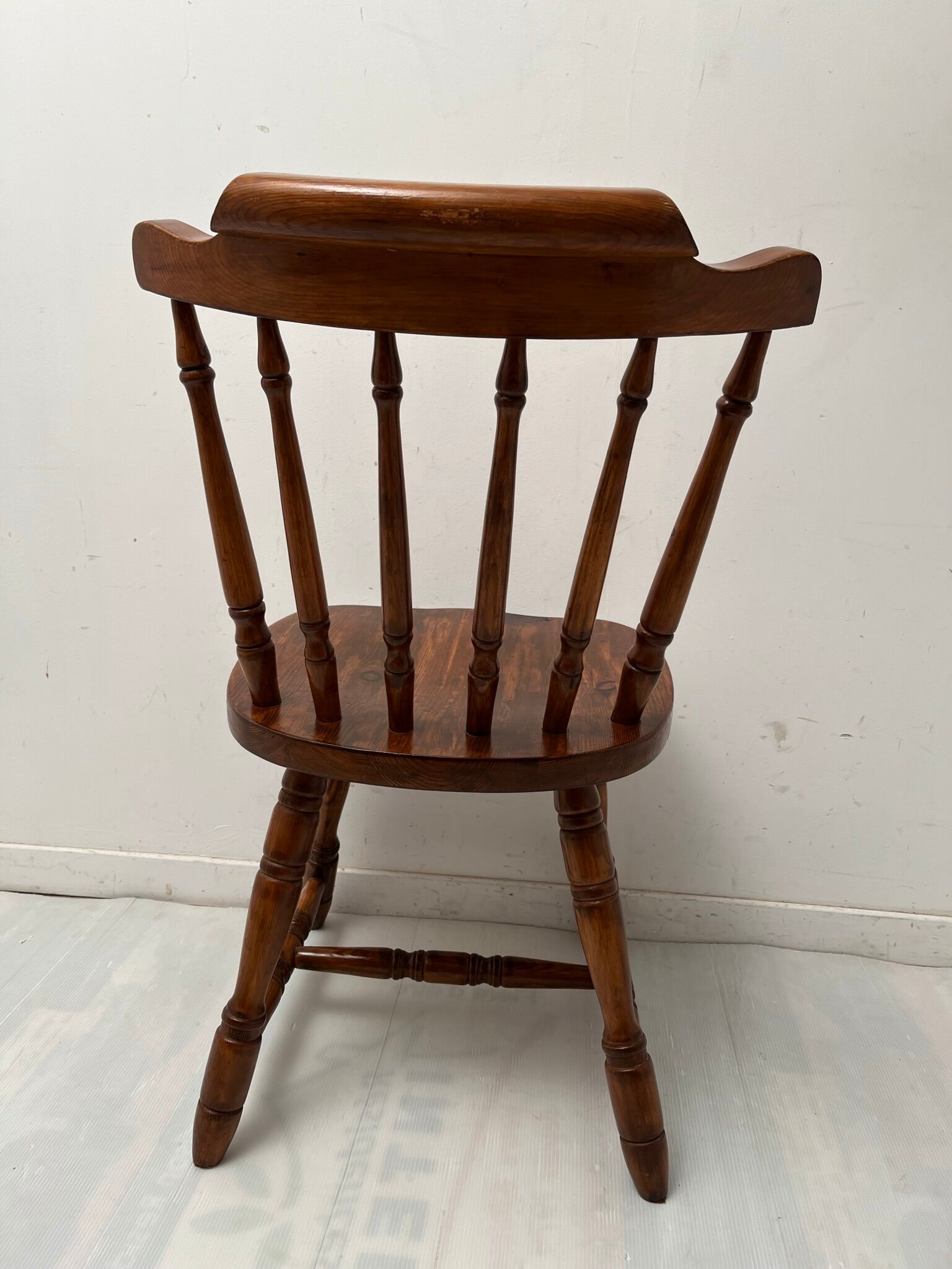 4 chaises western de saloon vintage 1970-1980