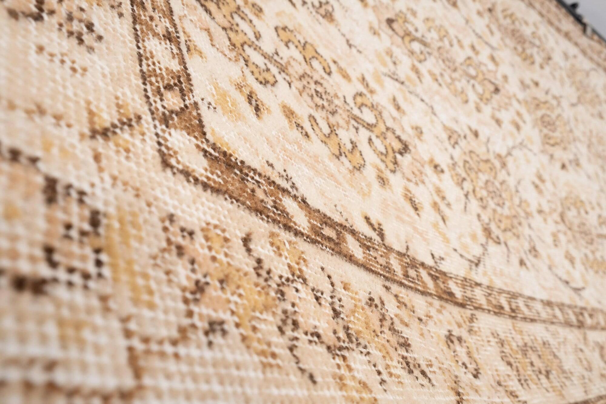 Vintage handmade Turkish rug 117x211 cm