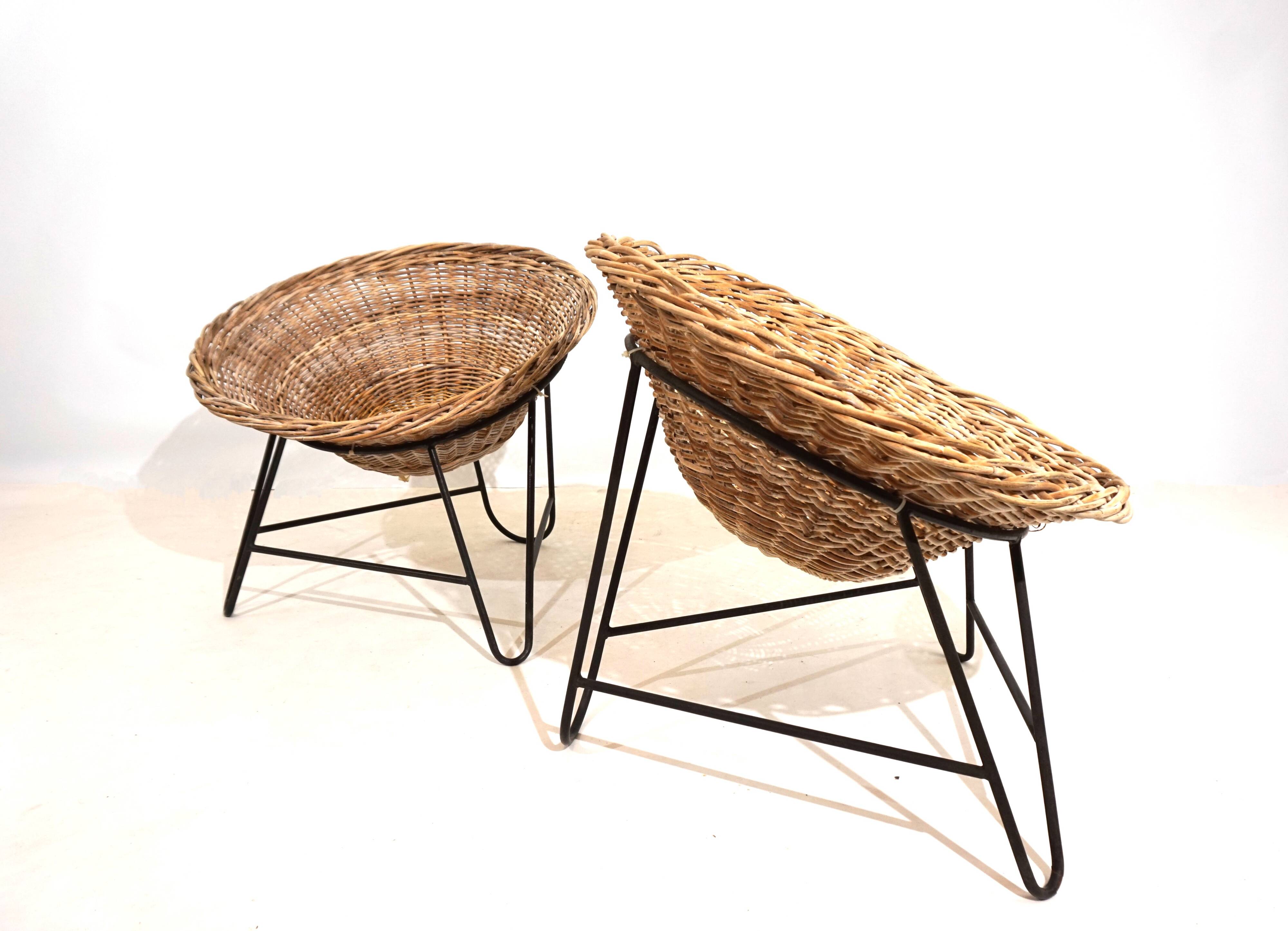 Set of 2 wicker pod chairs from the 60s