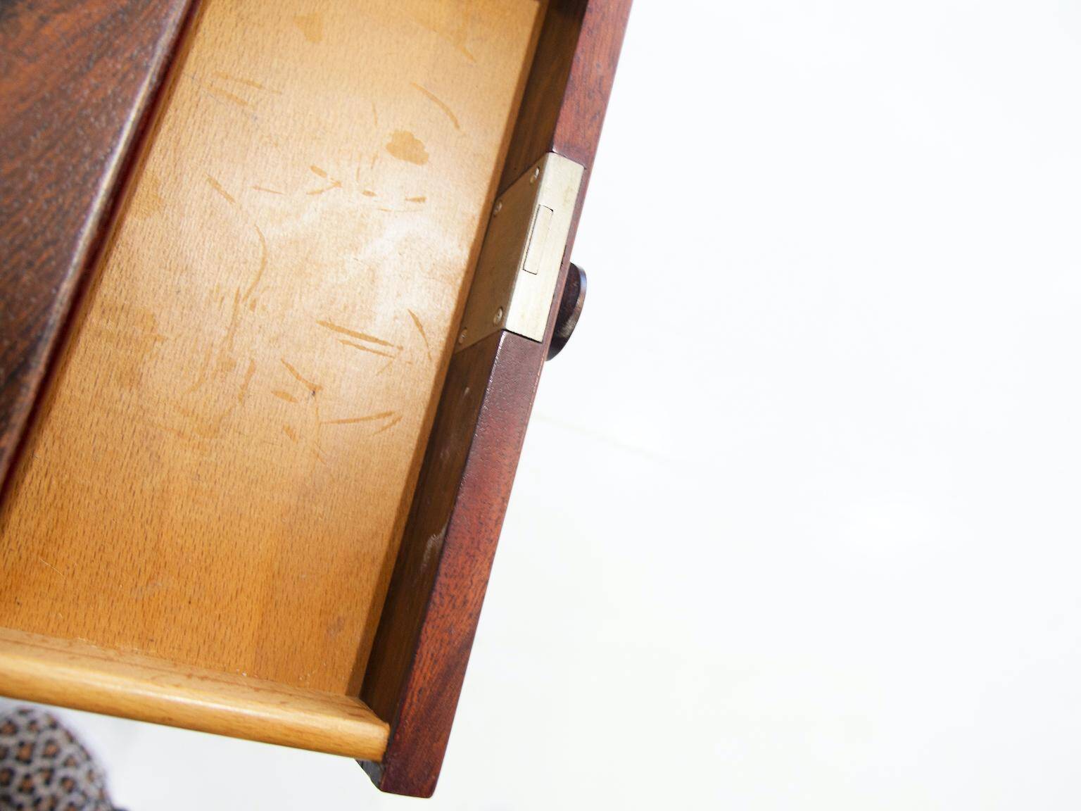Modern mid-century wooden desk by Gianfranco Frattini for Bernini