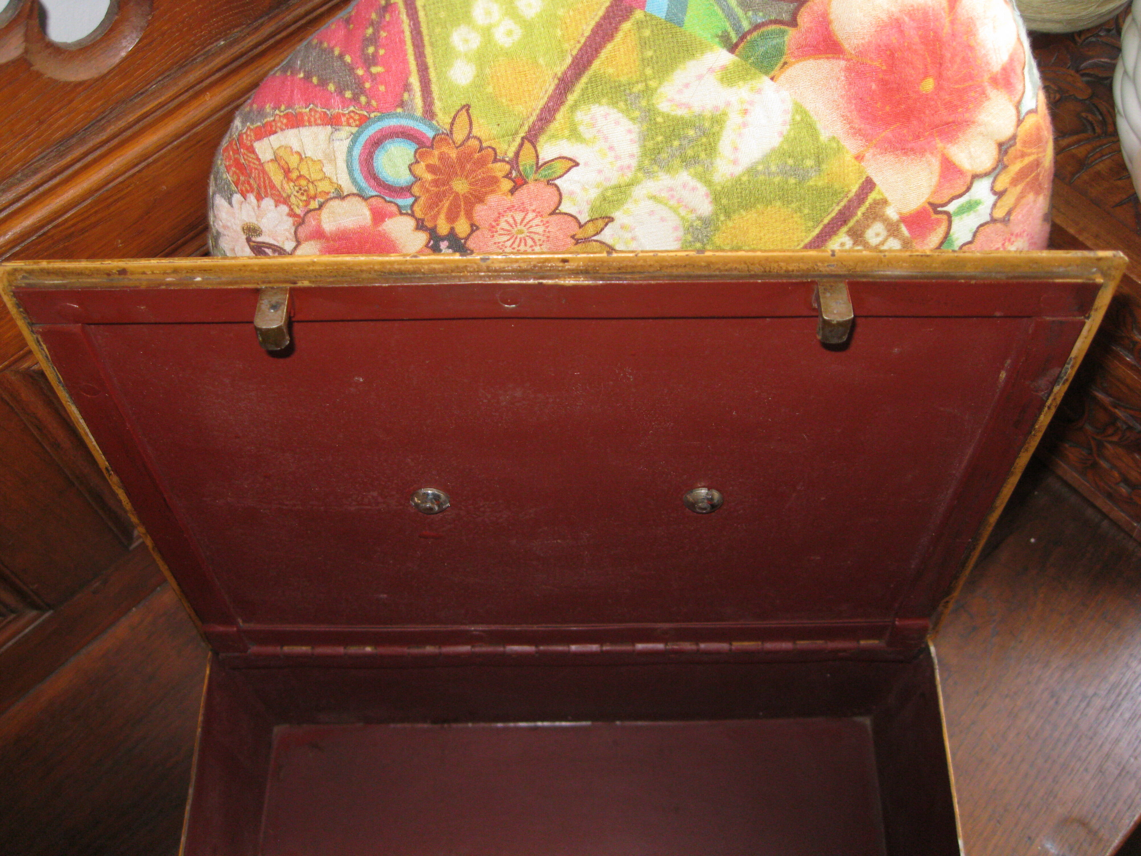 Box safe hard metal imitation wood