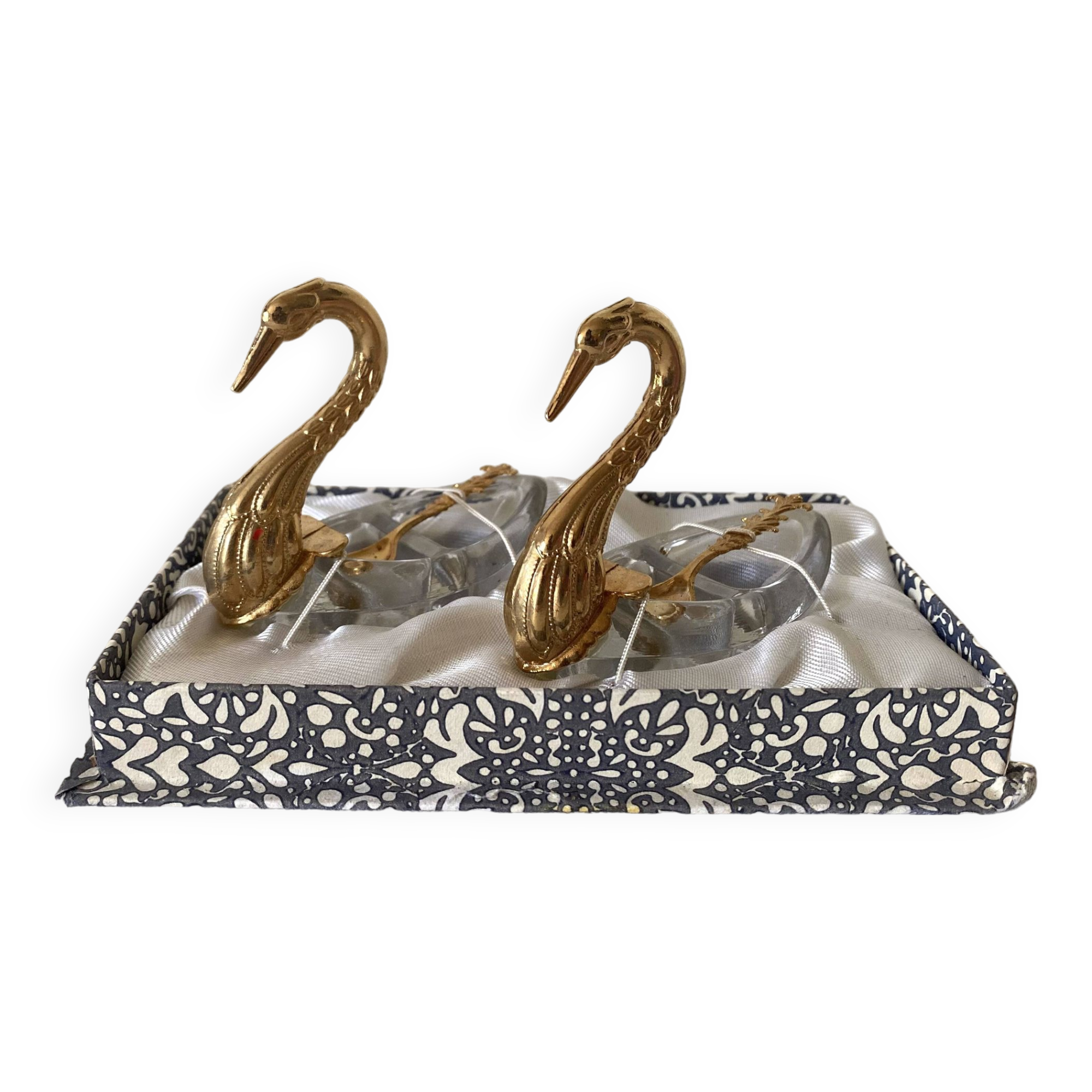 Salt and pepper shakers, 1960s swans