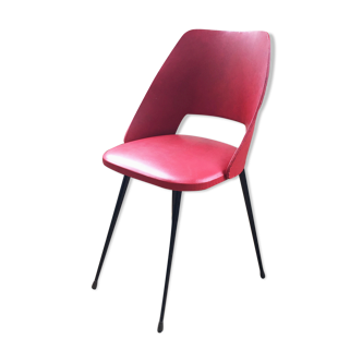 Chaise rouge tonneau